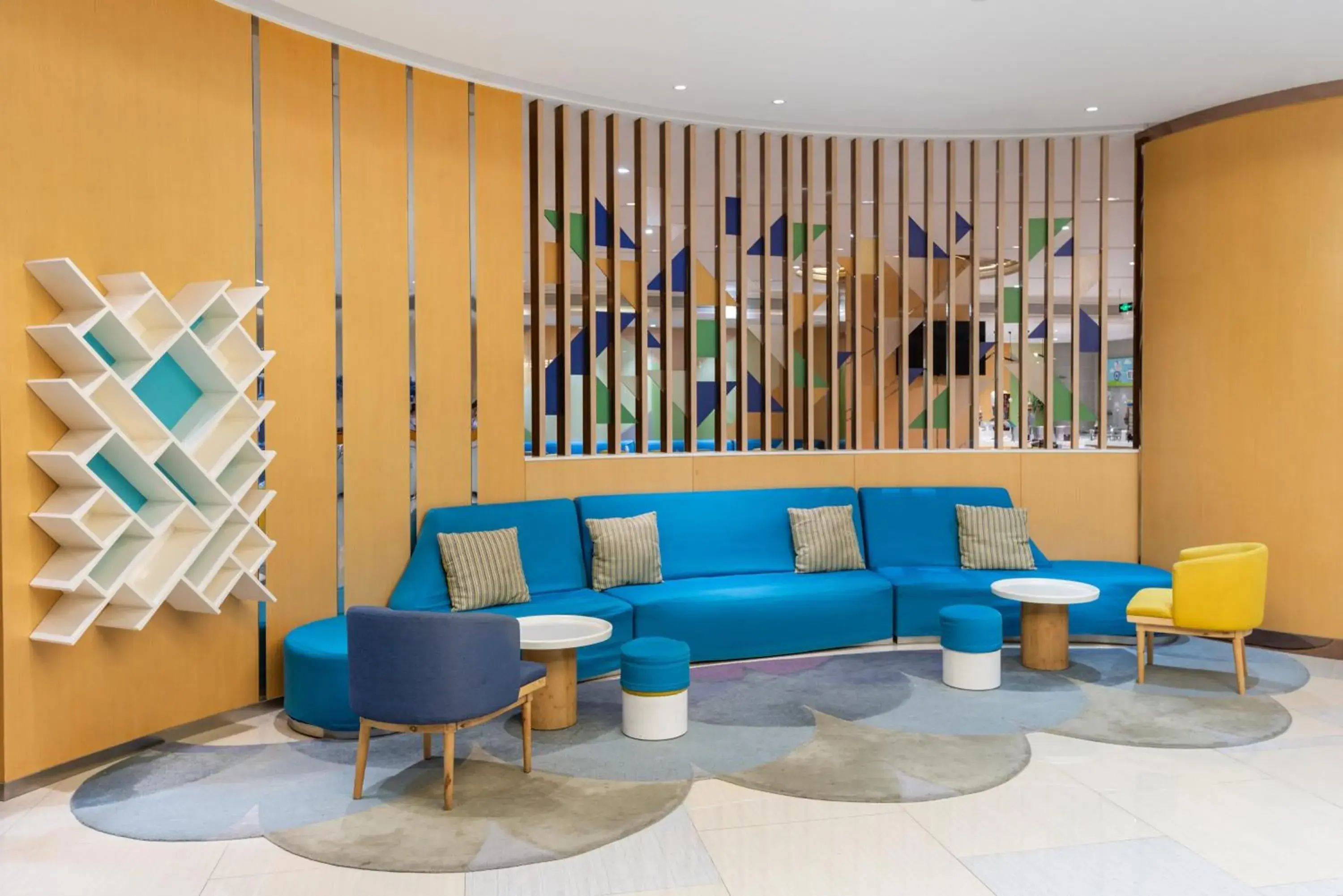 Property building in Holiday Inn Express Shanghai Zhenping by IHG Property building in Holiday Inn Express Shanghai Zhenping by IHG