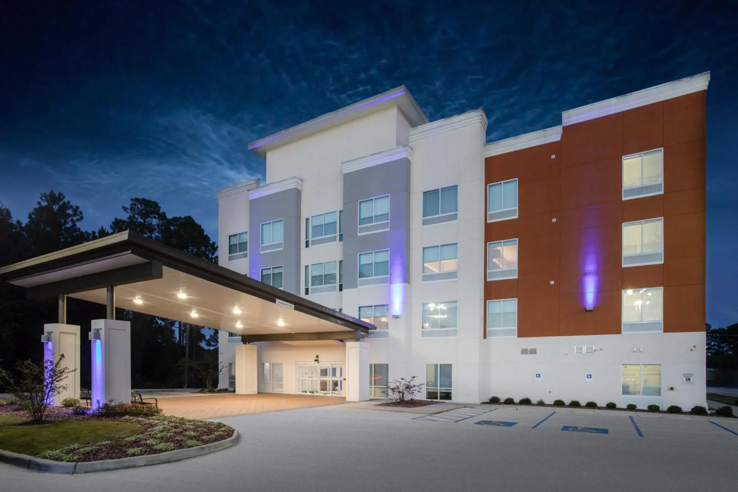 Property building in Holiday Inn Express Slidell by IHG Property building in Holiday Inn Express Slidell by IHG