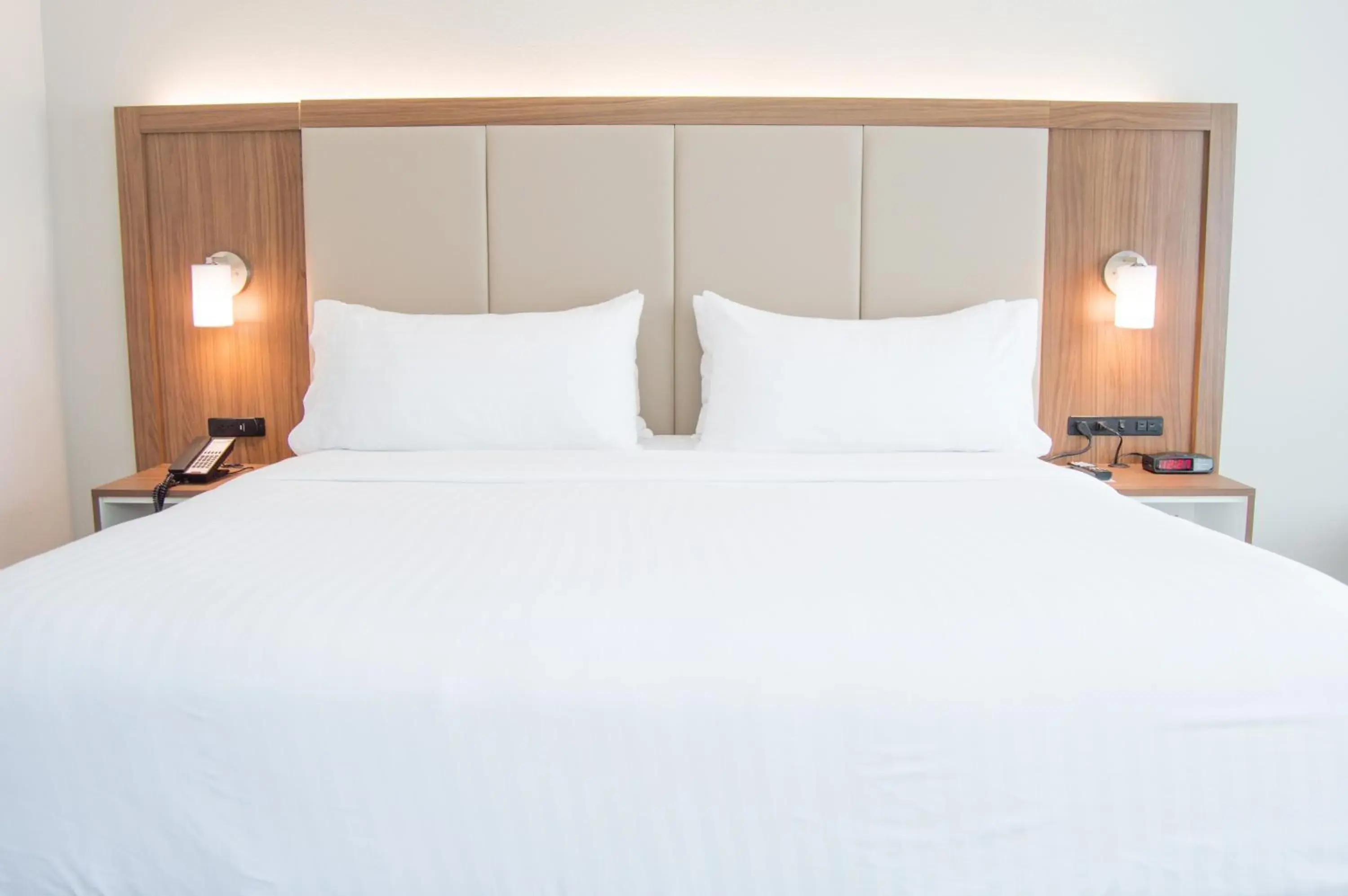 Photo of the whole room, Bed in Holiday Inn Express Slidell by IHG Photo of the whole room, Bed in Holiday Inn Express Slidell by IHG