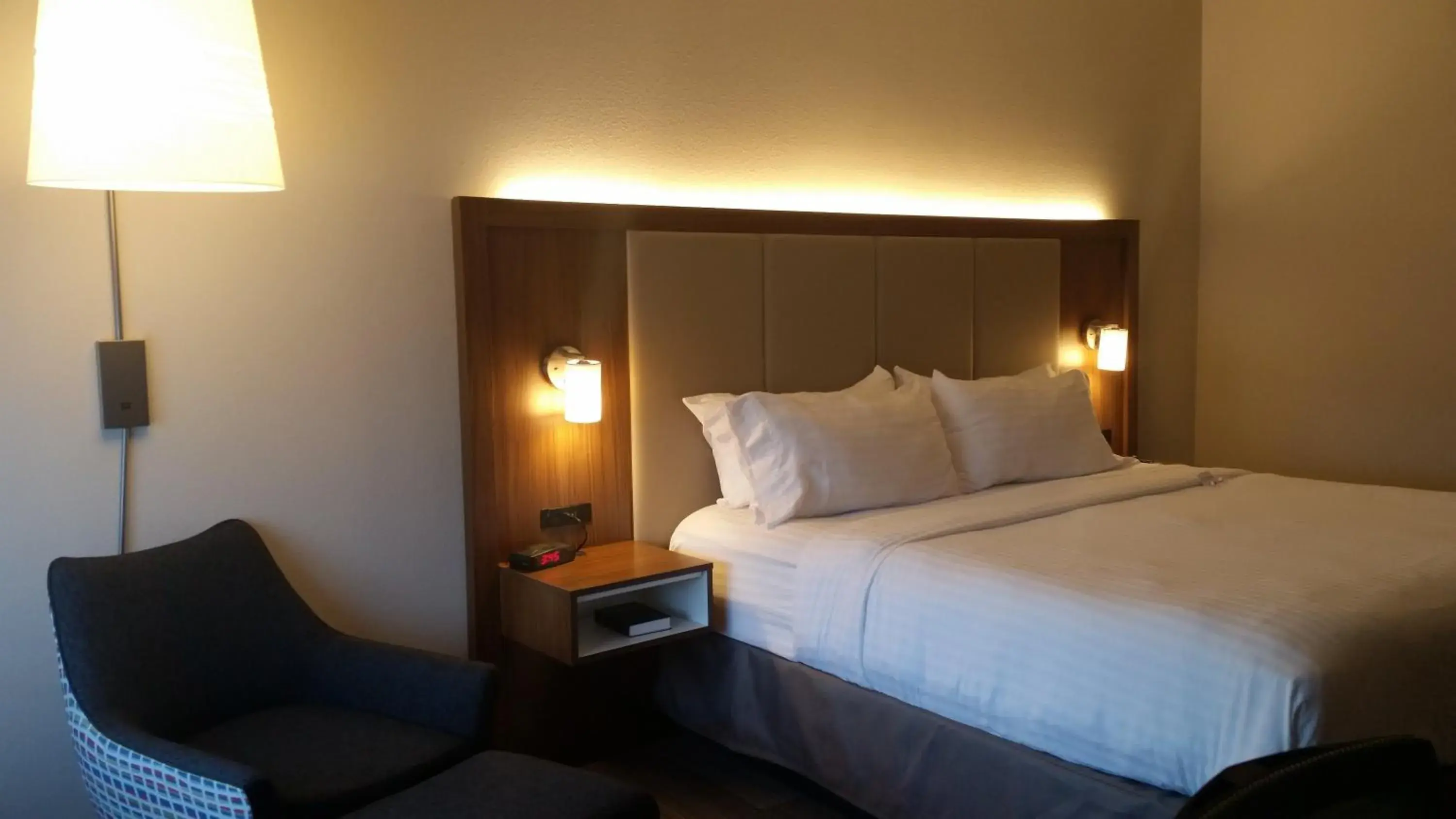 Photo of the whole room, Bed in Holiday Inn Express Slidell by IHG Photo of the whole room, Bed in Holiday Inn Express Slidell by IHG