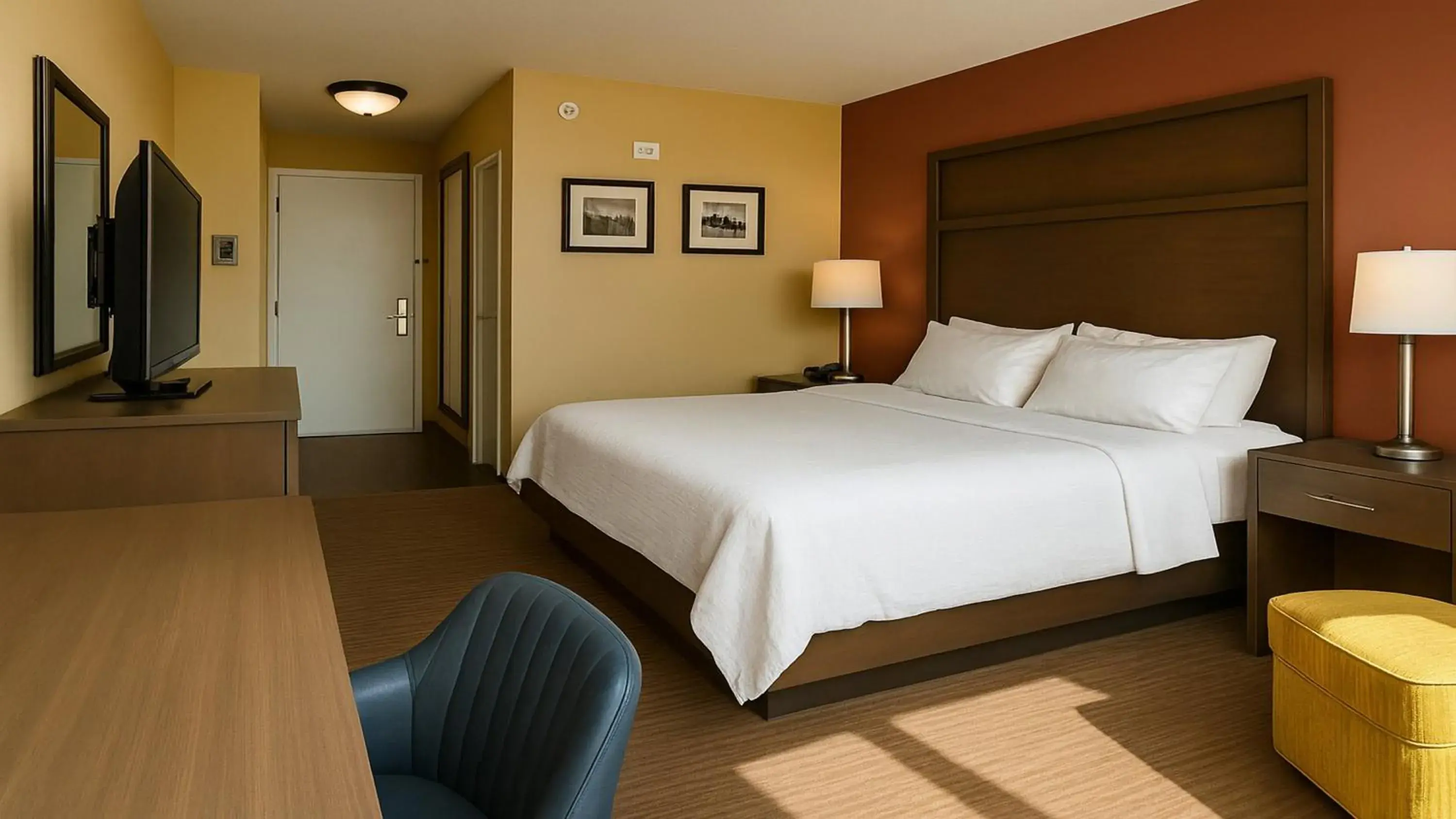 Standard King Room in Holiday Inn Santee by IHG Standard King Room in Holiday Inn Santee by IHG