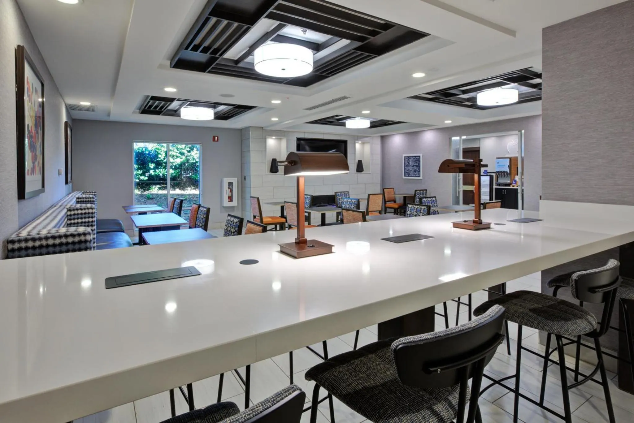 Breakfast in Holiday Inn Express & Suites I-26 & Us 29 At Westgate Mall by IHG