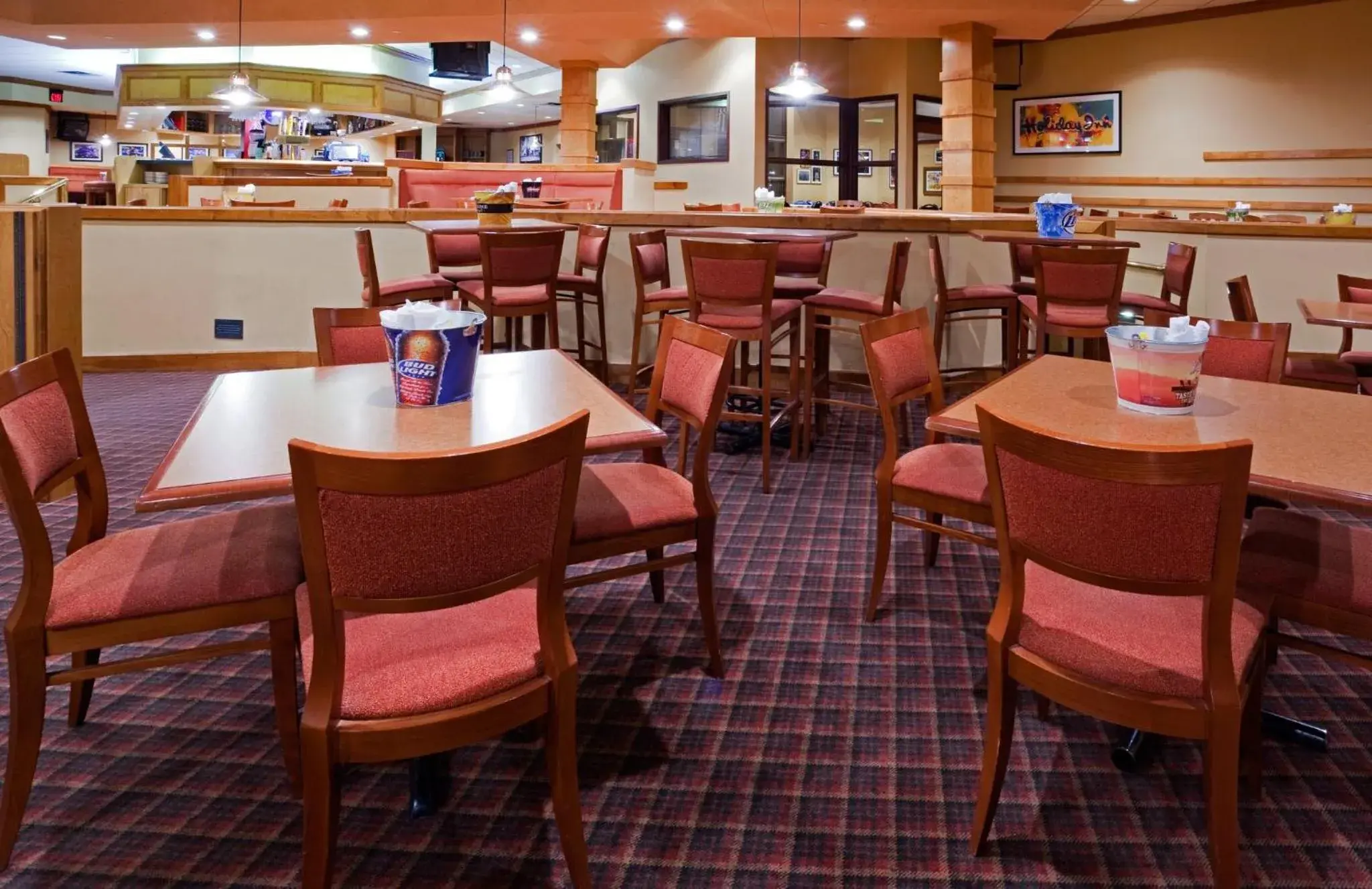 Restaurant/places to eat in Holiday Inn & Suites St. Cloud by IHG Restaurant/places to eat in Holiday Inn & Suites St. Cloud by IHG