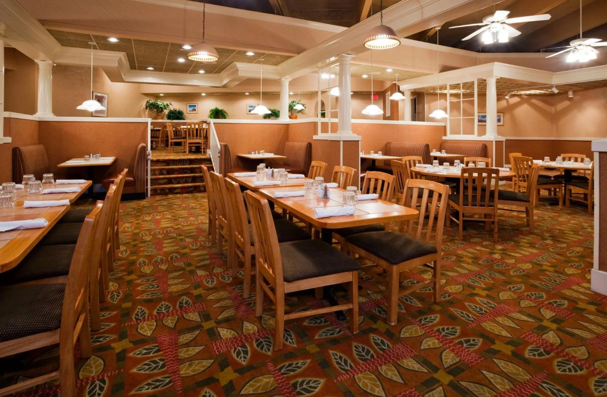 Restaurant/places to eat in Holiday Inn & Suites St. Cloud by IHG