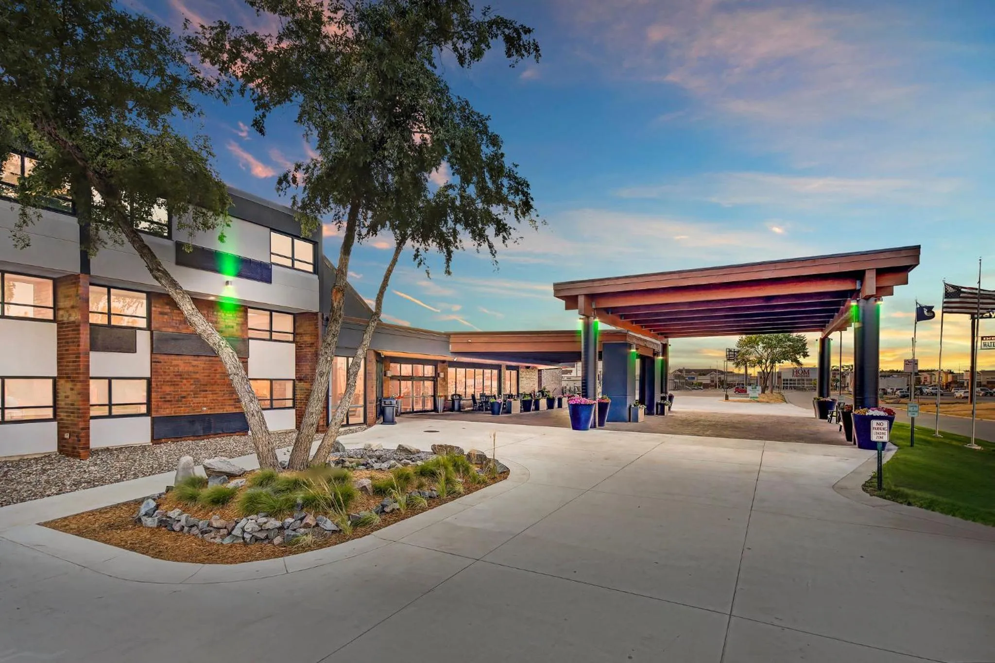 Property building in Holiday Inn & Suites St. Cloud by IHG