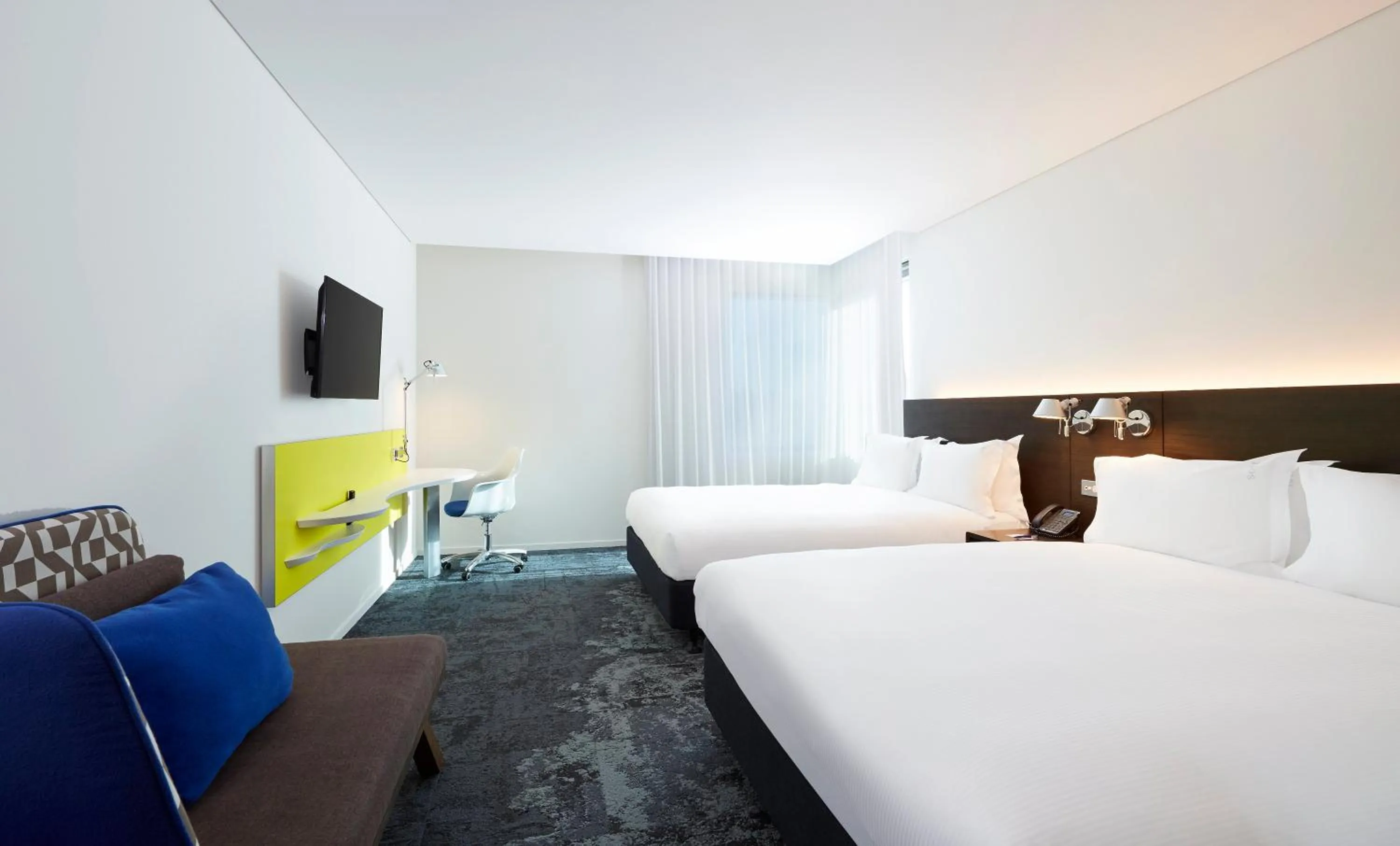 Photo of the whole room, Bed in Holiday Inn Express Sydney Macquarie Park by IHG