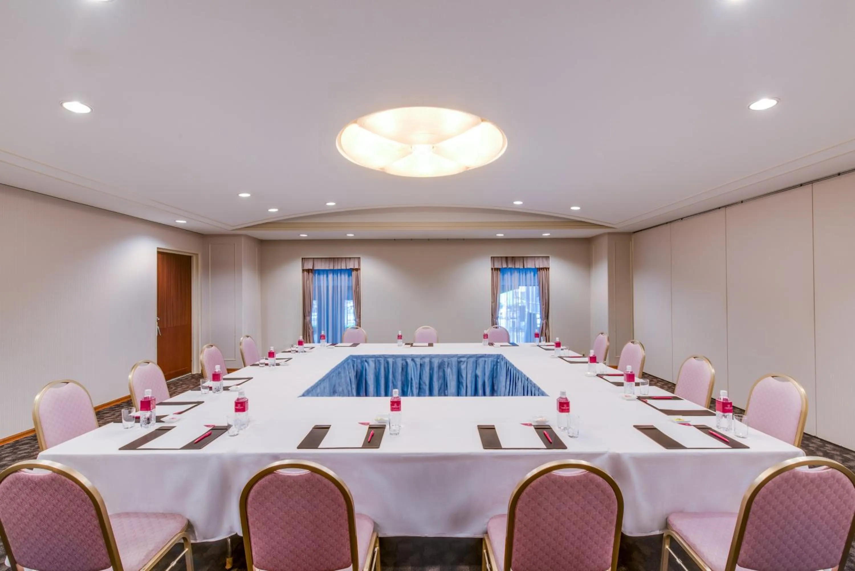 Meeting/conference room in ANA Crowne Plaza Ube, an IHG Hotel