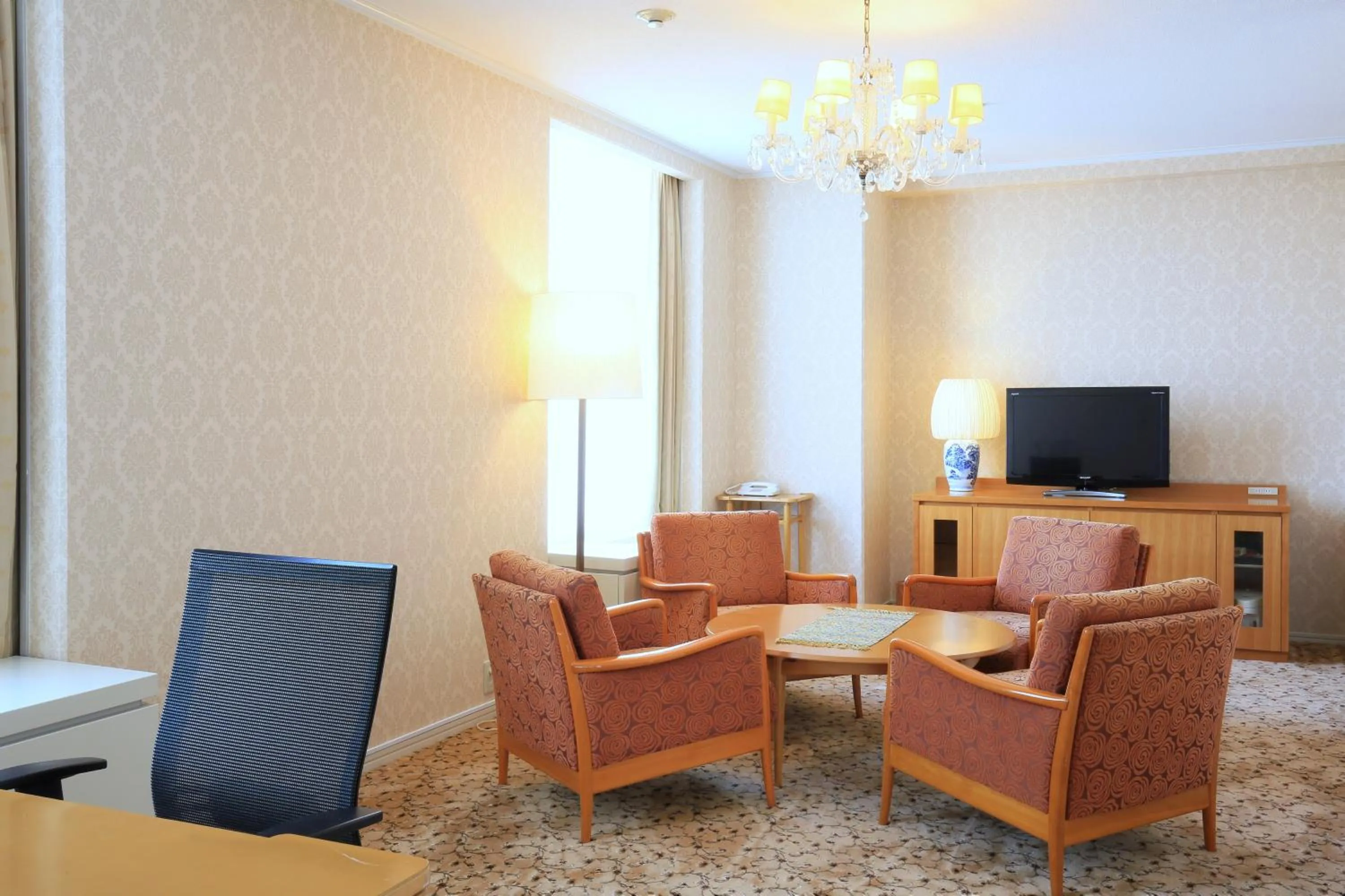 Photo of the whole room, Seating Area in ANA Crowne Plaza Ube, an IHG Hotel