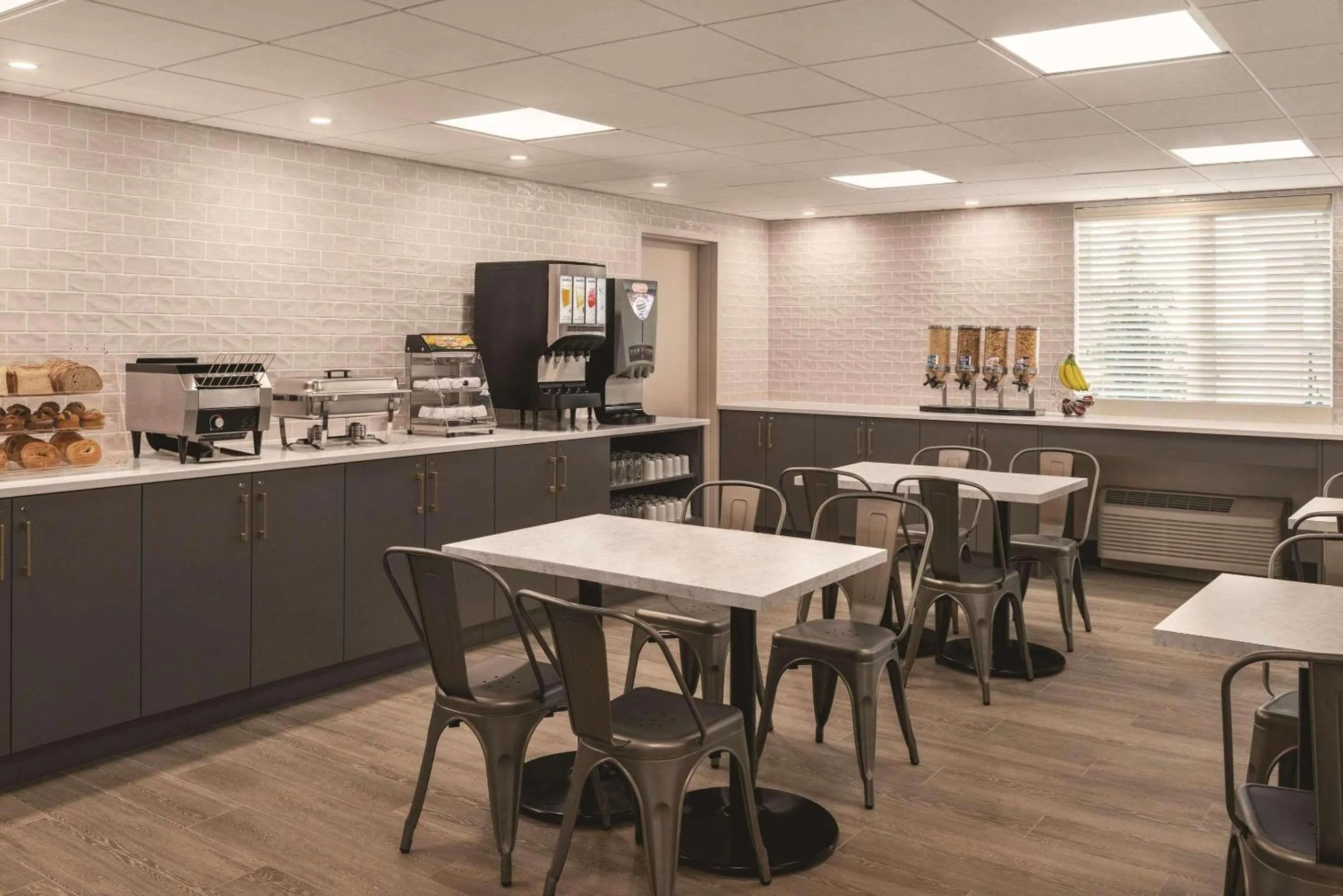 Breakfast in Park Inn by Radisson, Calgary Airport North, AB