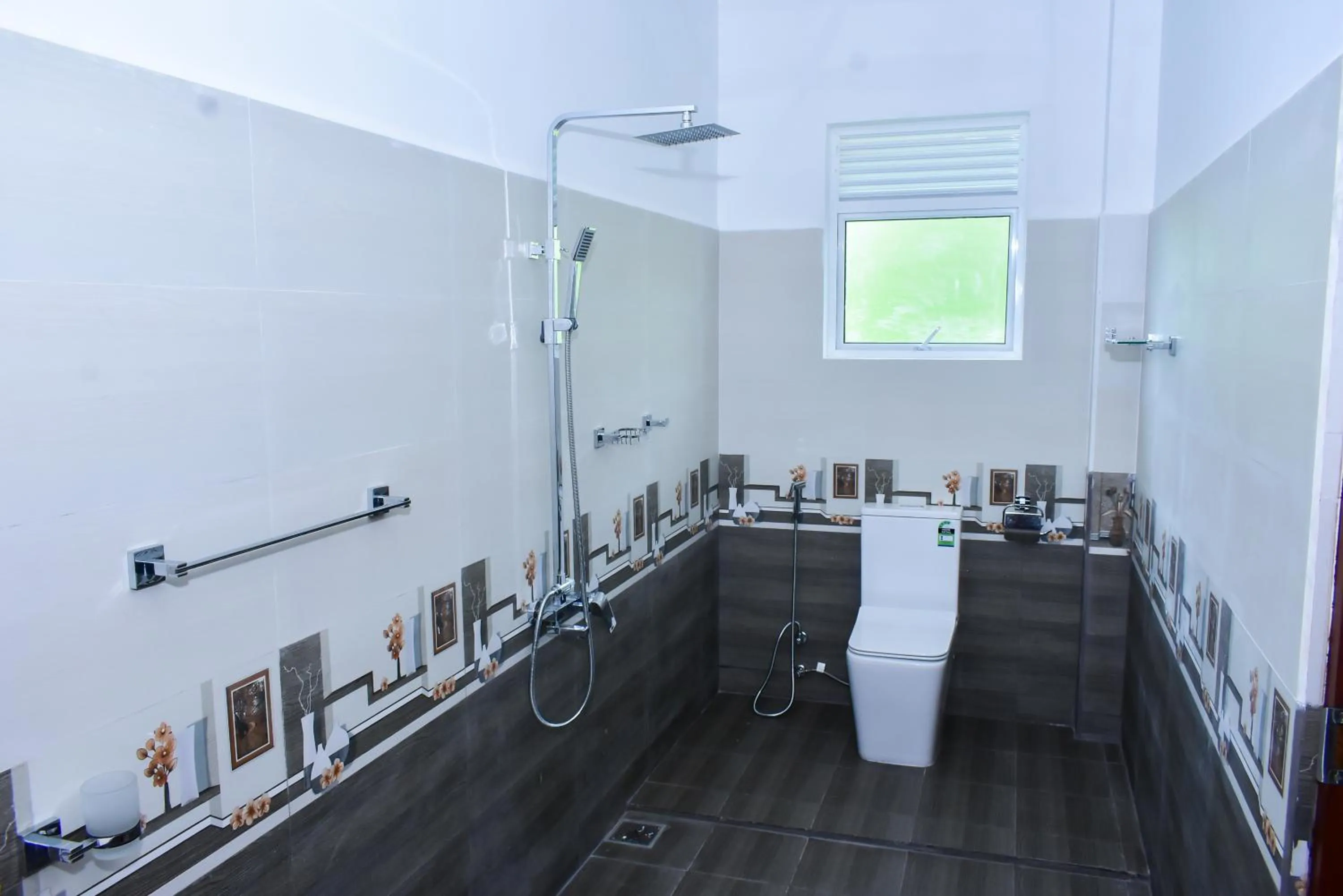 Shower in Minuri Villa