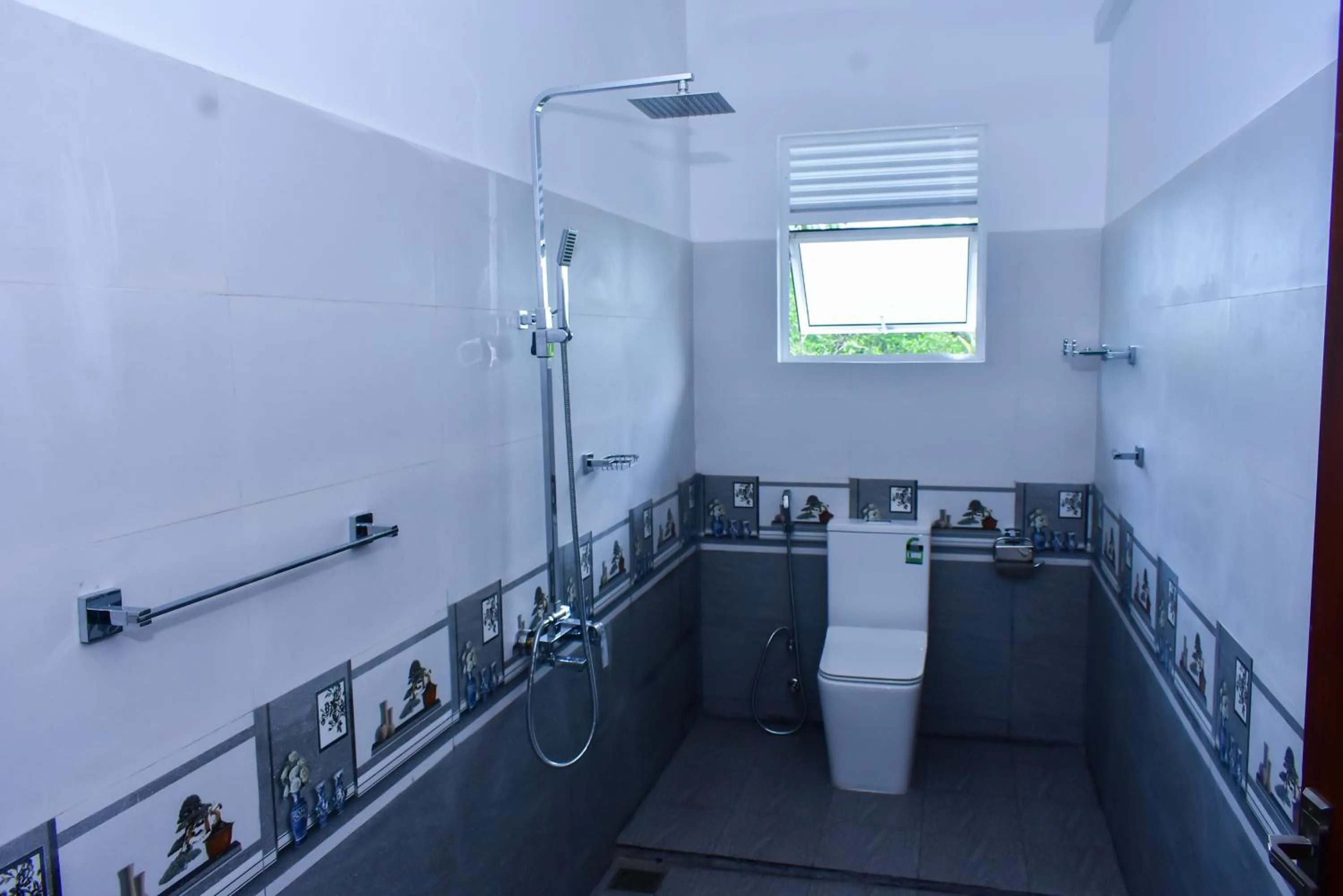 Shower in Minuri Villa