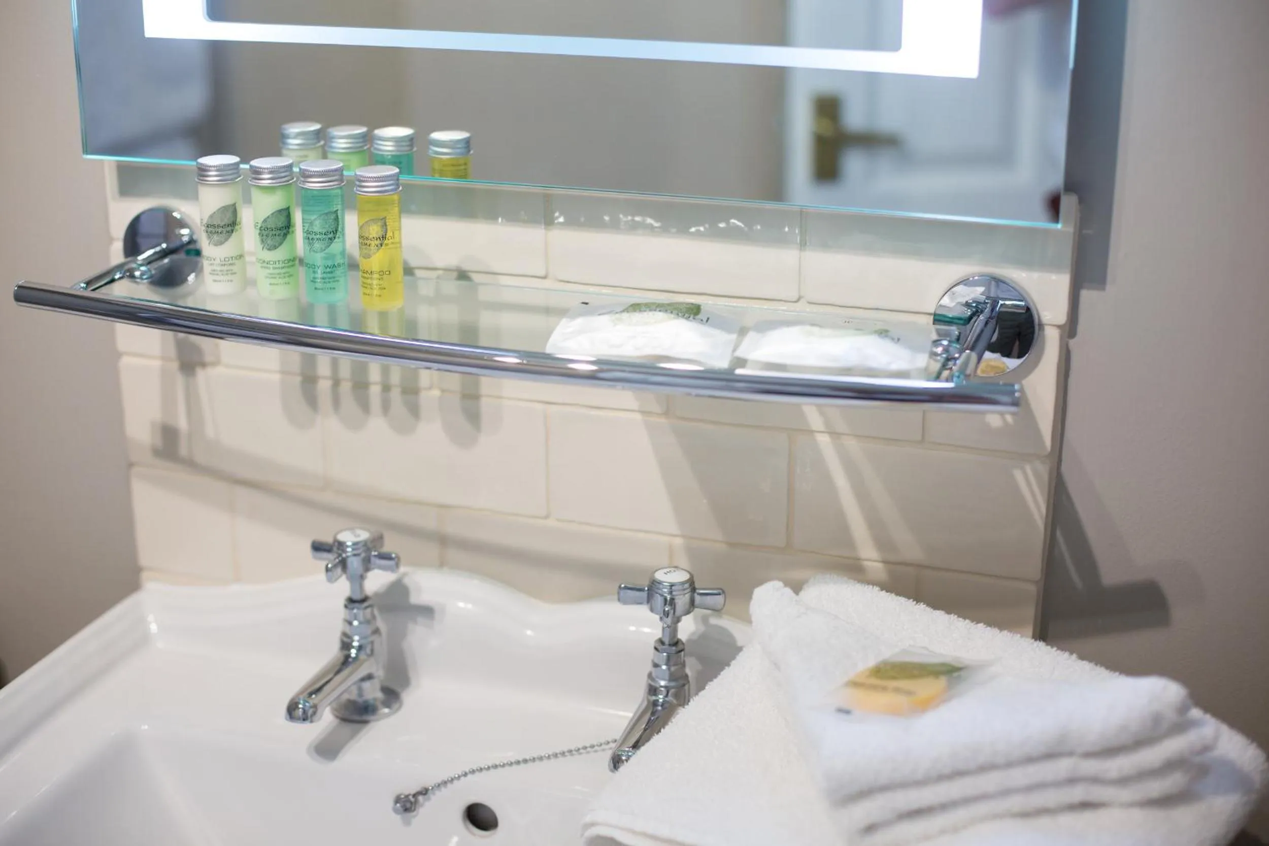 Bathroom in The Angel at Burford