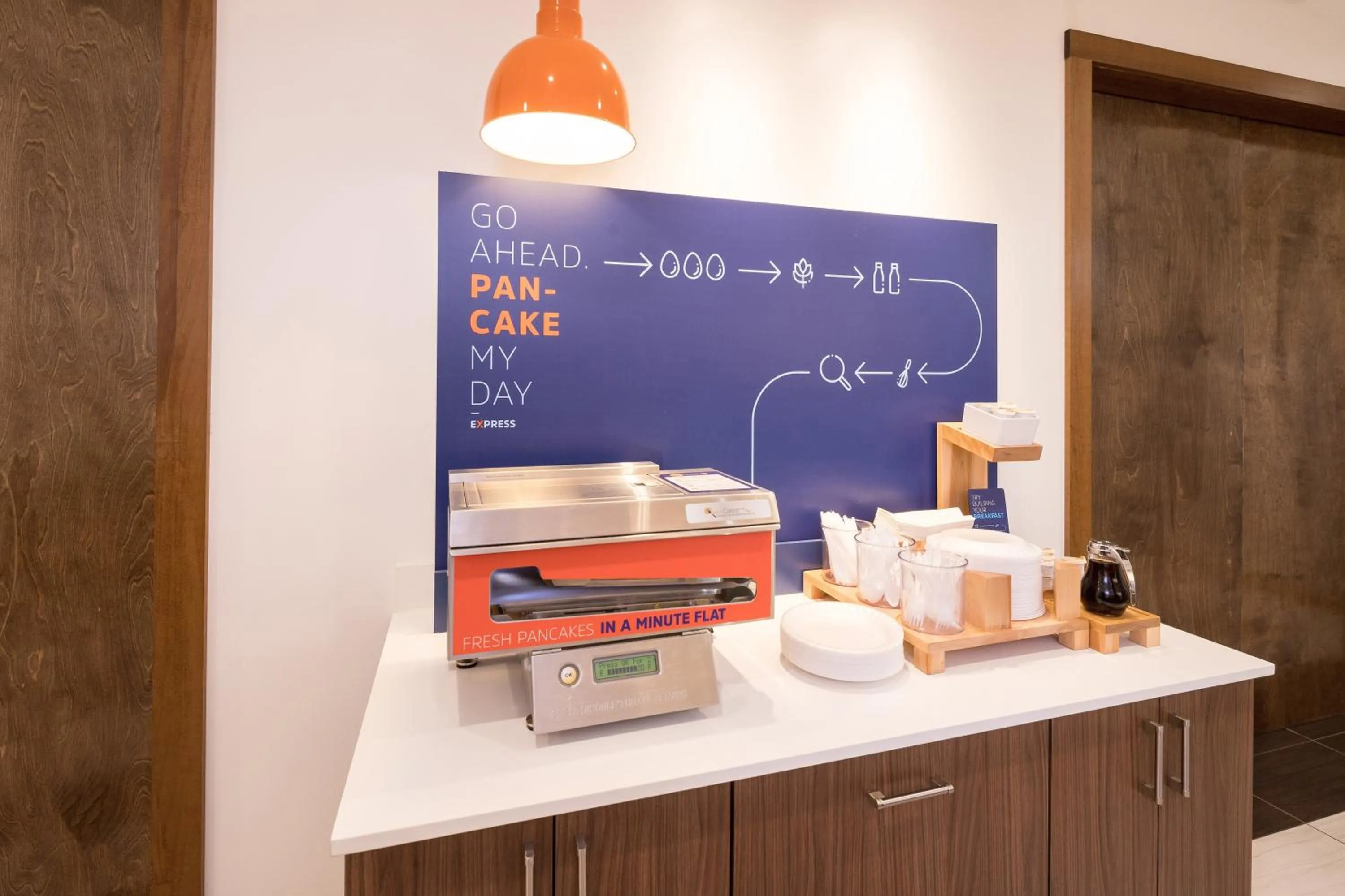 Breakfast in Holiday Inn Express & Suites Alpena - Downtown by IHG