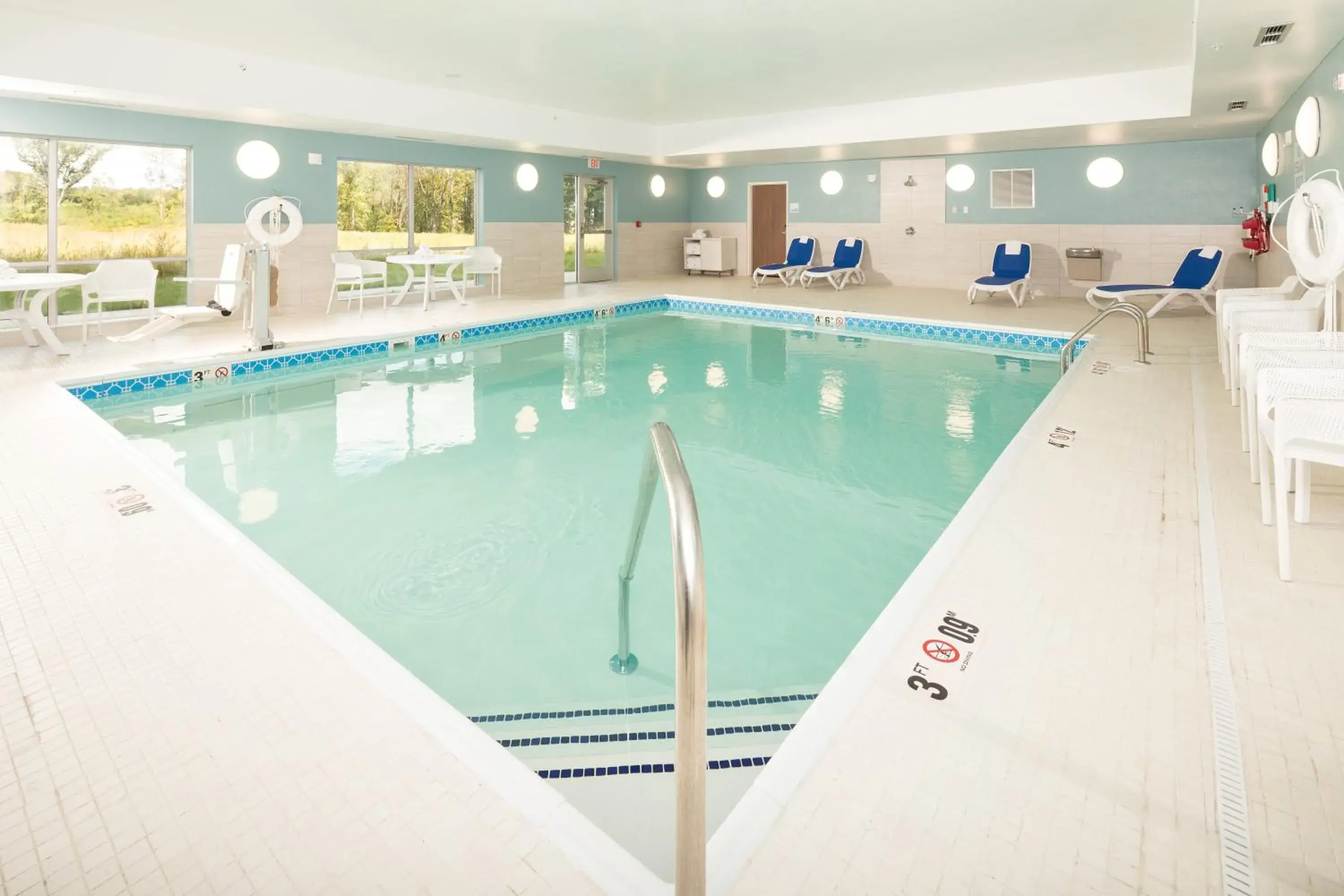 Swimming pool in Holiday Inn Express & Suites Alpena - Downtown by IHG Swimming pool in Holiday Inn Express & Suites Alpena - Downtown by IHG