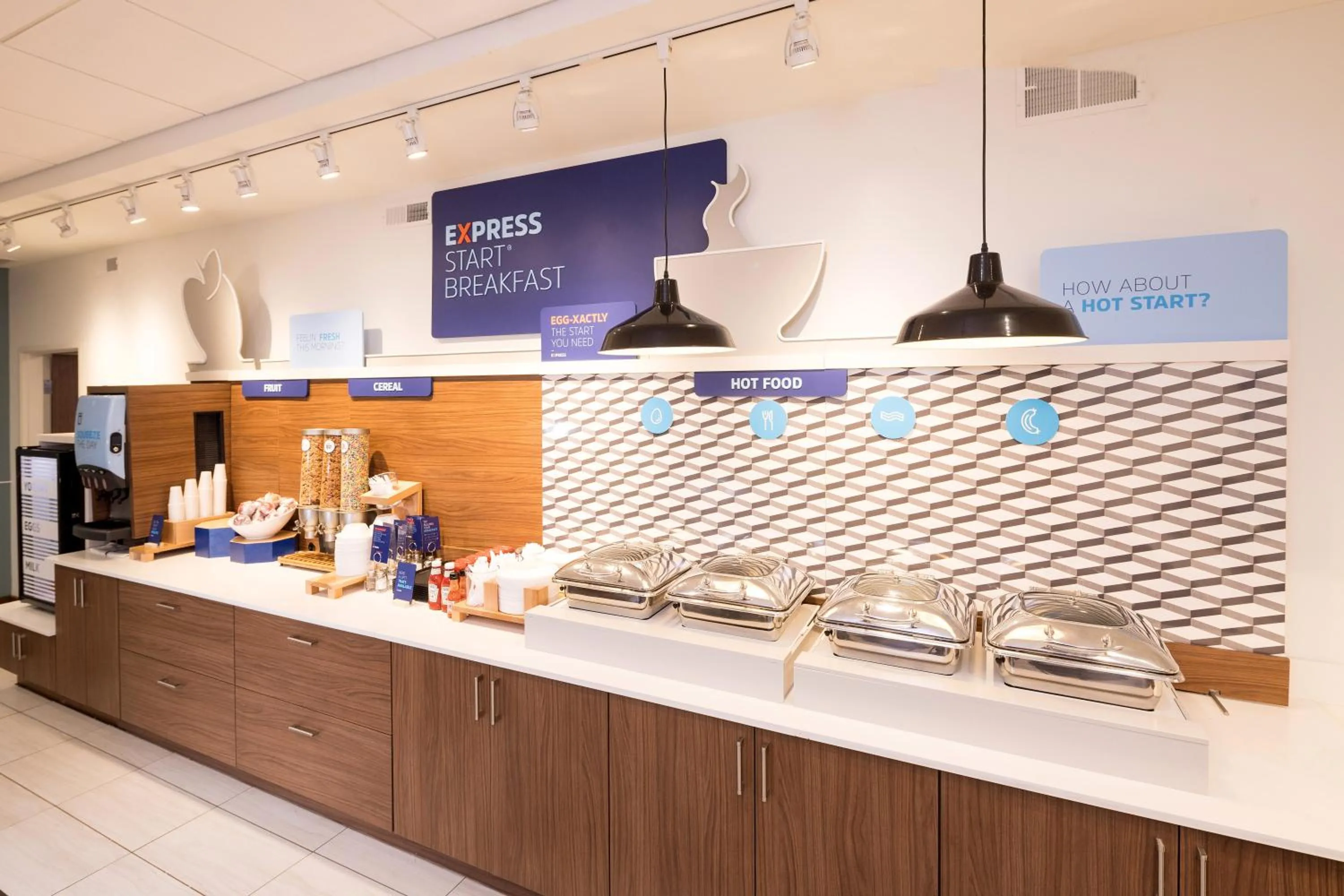 Continental breakfast in Holiday Inn Express & Suites Alpena - Downtown by IHG