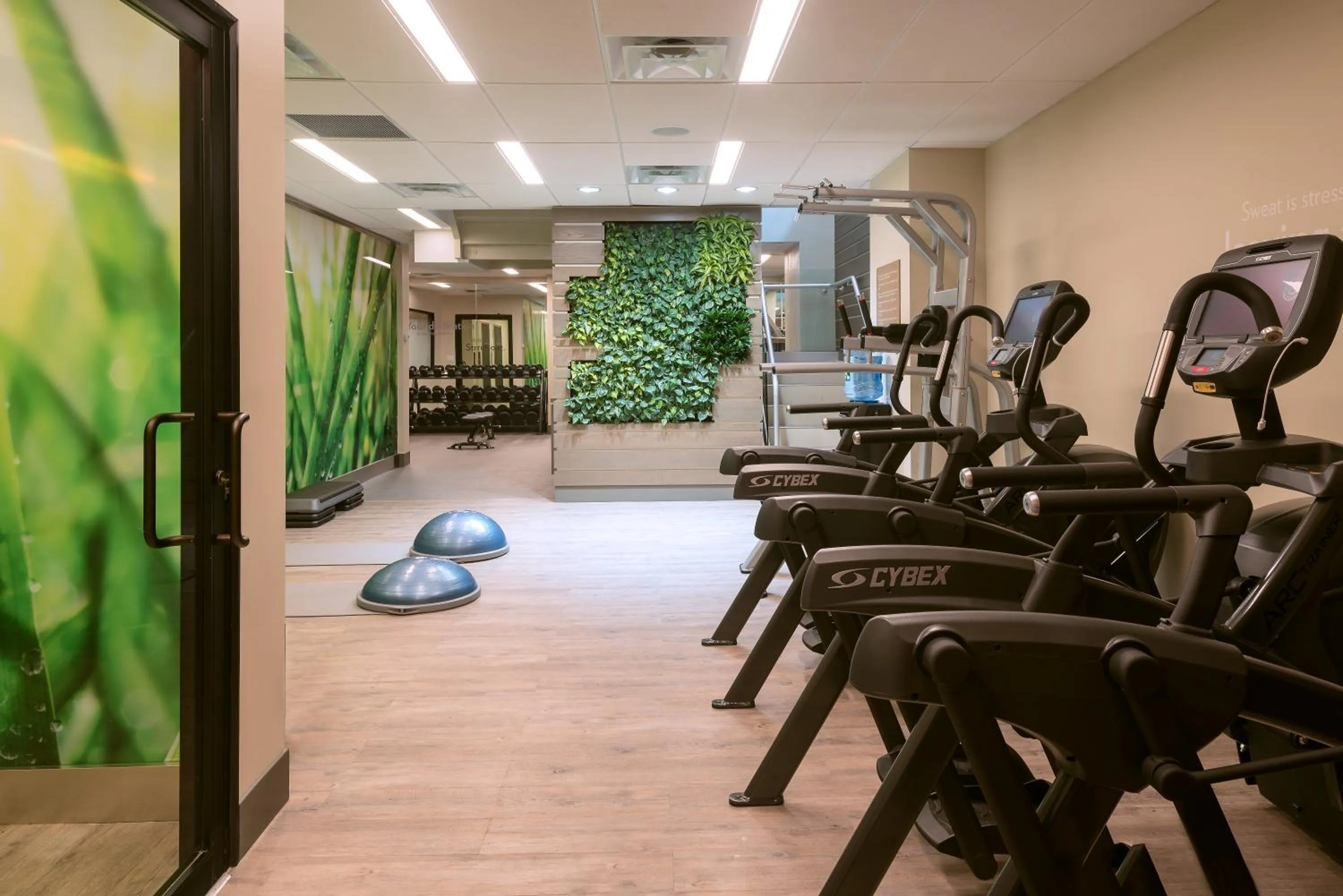 Fitness centre/facilities in EVEN Hotel Brooklyn by IHG