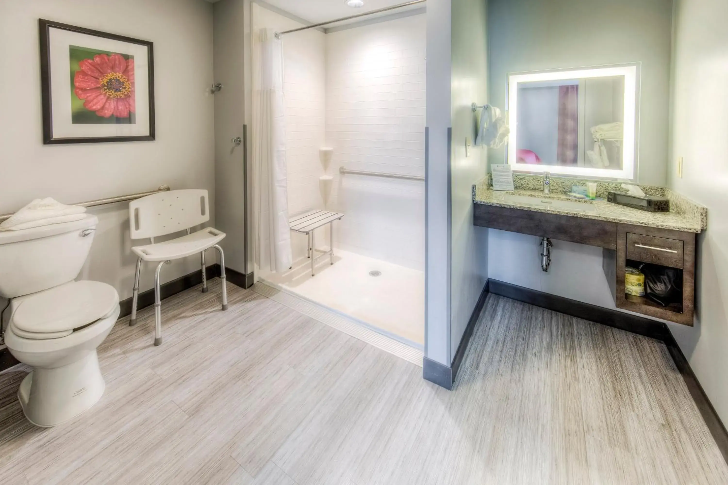 King Room with Roll-In Shower - Disability Access in Staybridge Suites - University Area OSU by IHG King Room with Roll-In Shower - Disability Access in Staybridge Suites - University Area OSU by IHG