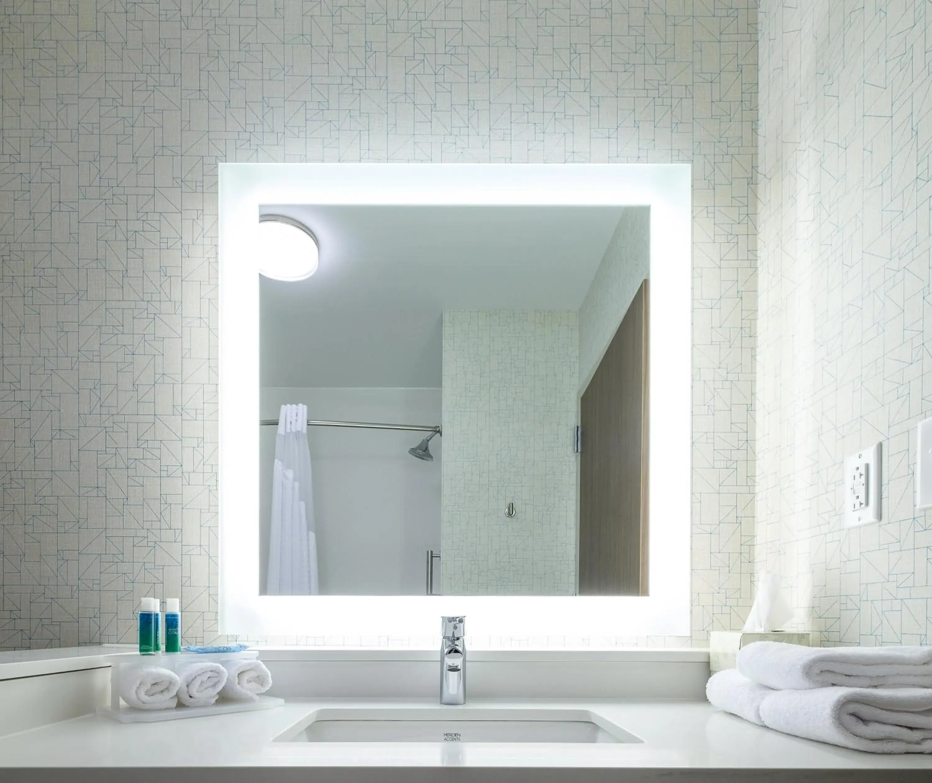 Queen Studio - Disability Access in Holiday Inn Express & Suites Eagan - Minneapolis Area by IHG Queen Studio - Disability Access in Holiday Inn Express & Suites Eagan - Minneapolis Area by IHG