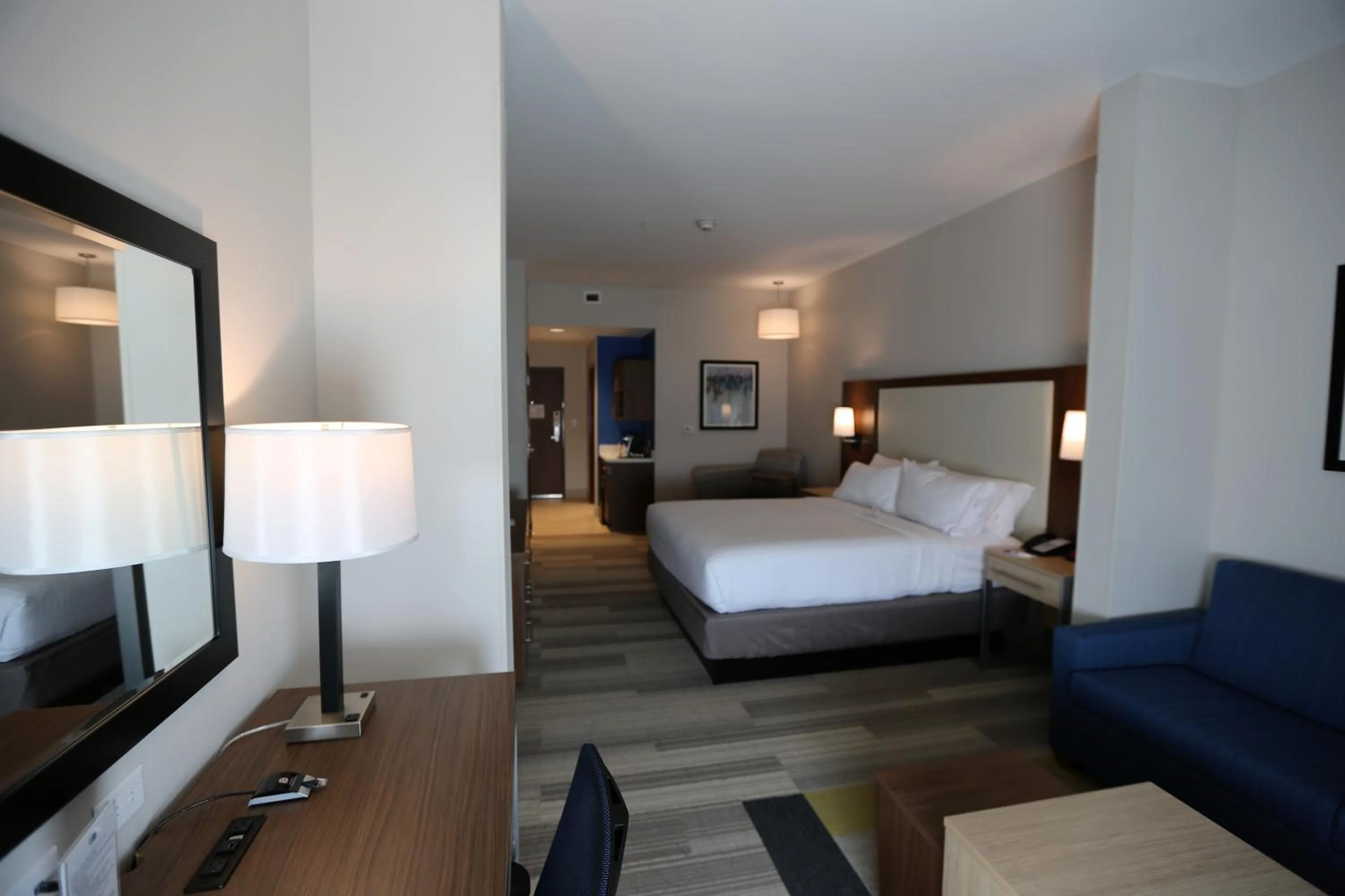 Photo of the whole room, Bed in Holiday Inn Express & Suites Houston NW - Hwy 290 Cypress by IHG