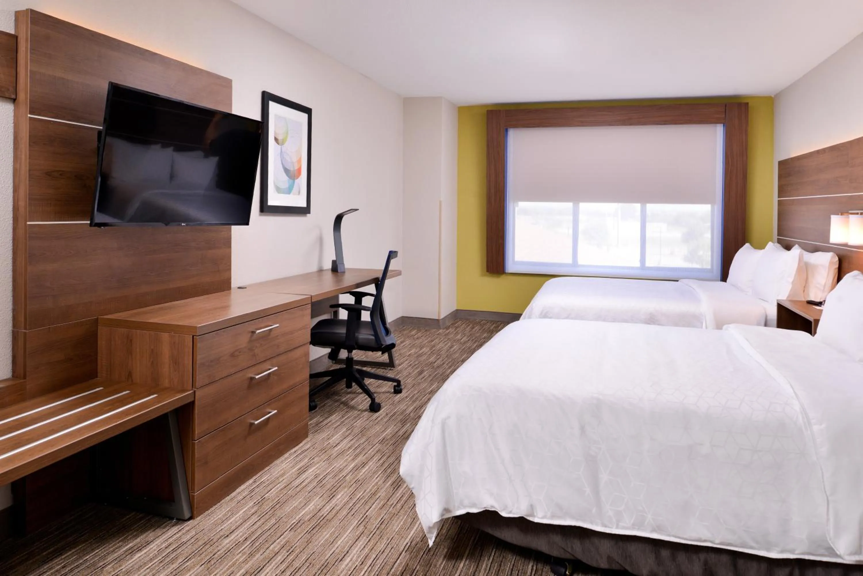 Photo of the whole room, Bed in Holiday Inn Express & Suites Selma by IHG