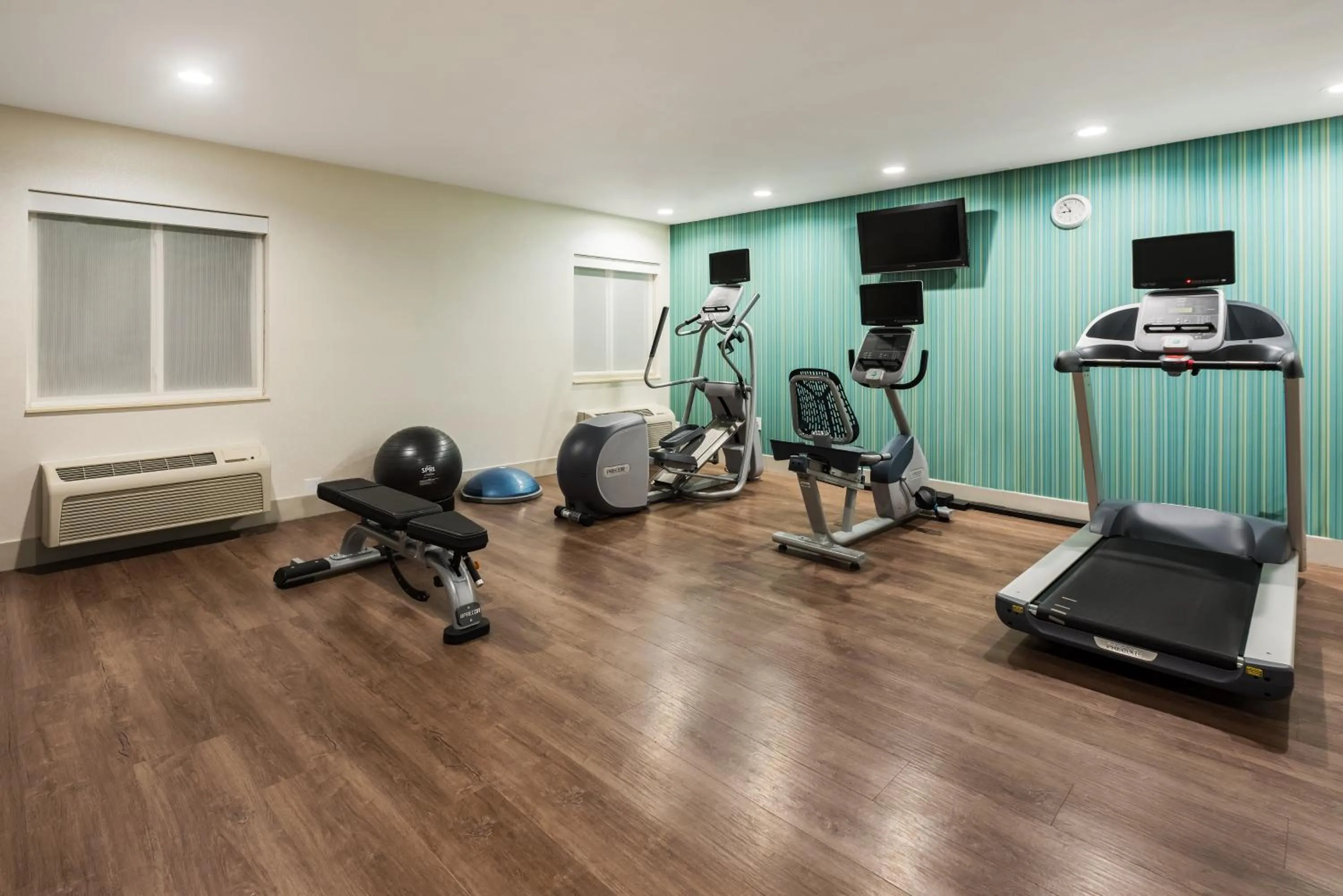 Fitness centre/facilities in Holiday Inn Express Warrenton by IHG