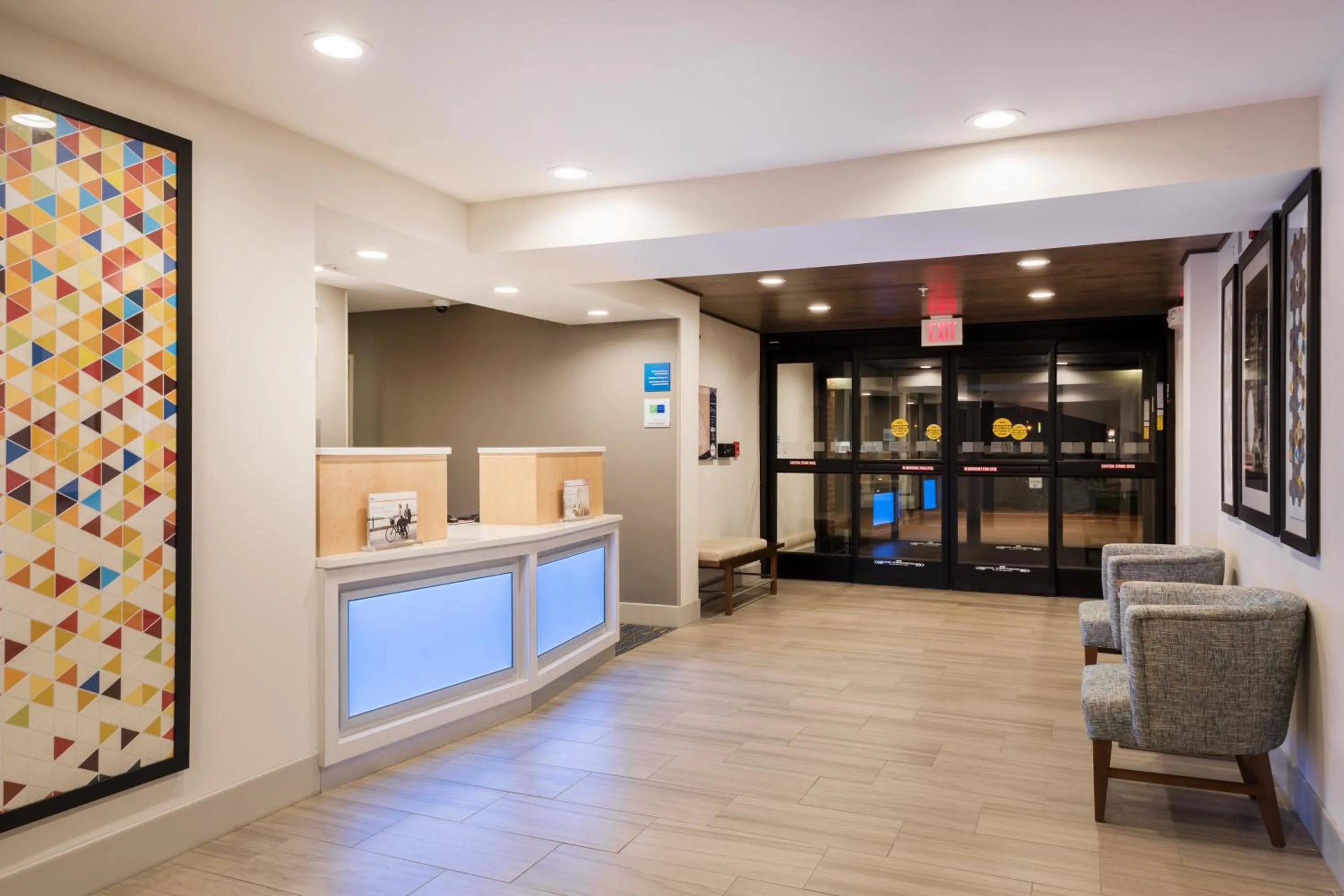 Lobby or reception in Holiday Inn Express Warrenton by IHG