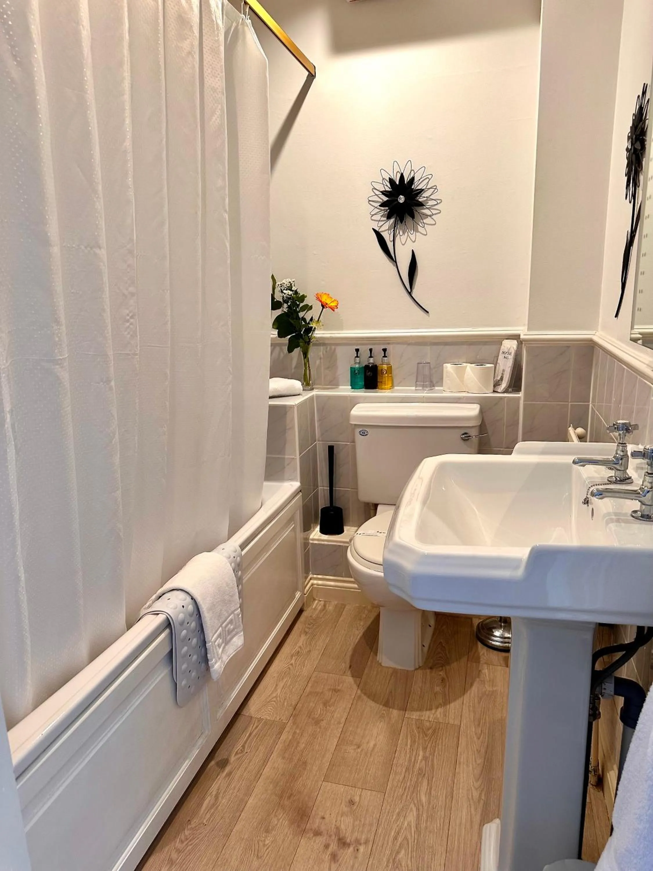 Toilet in 23 St Mary's