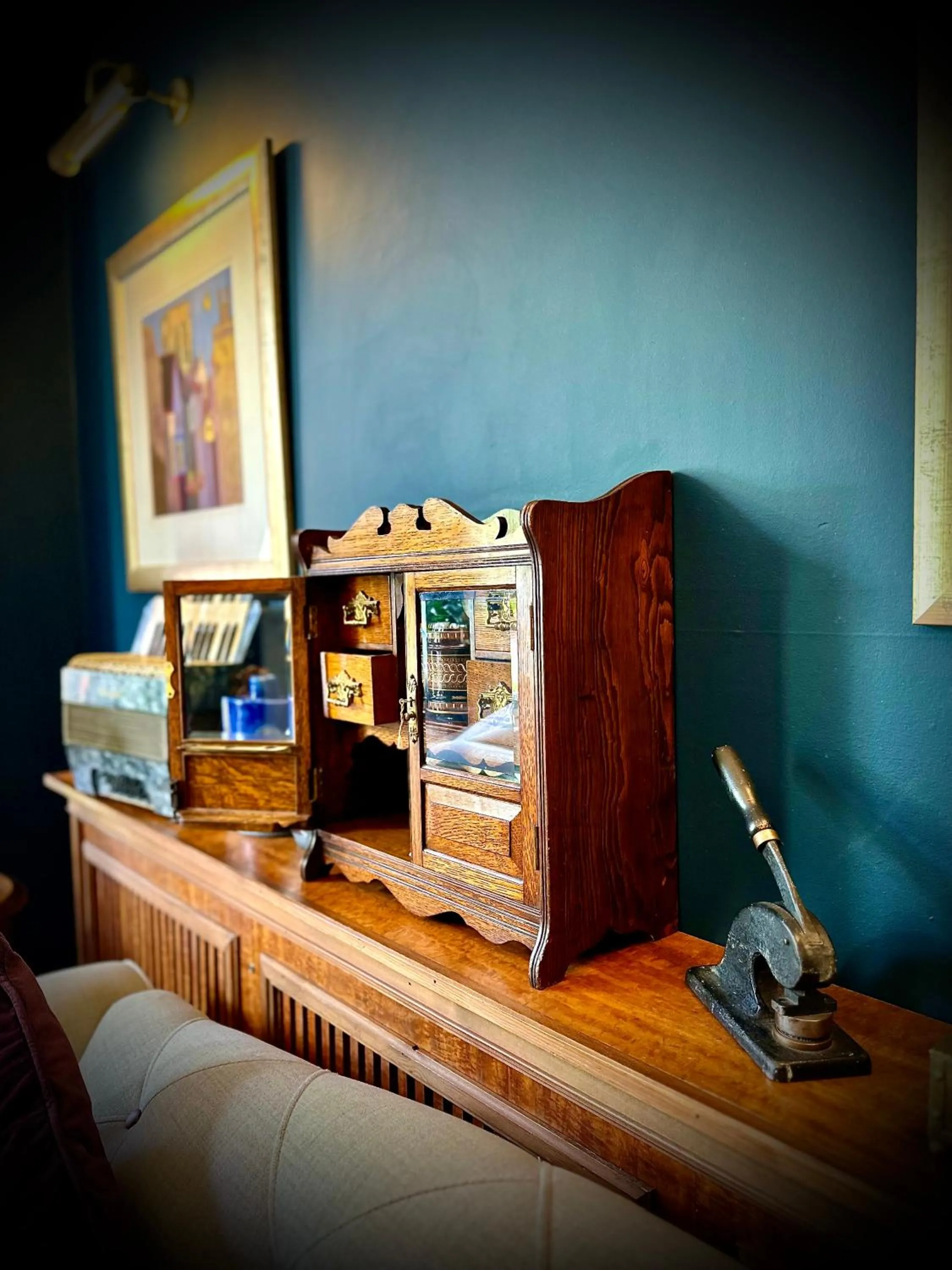 Communal lounge/ TV room in 23 St Mary's