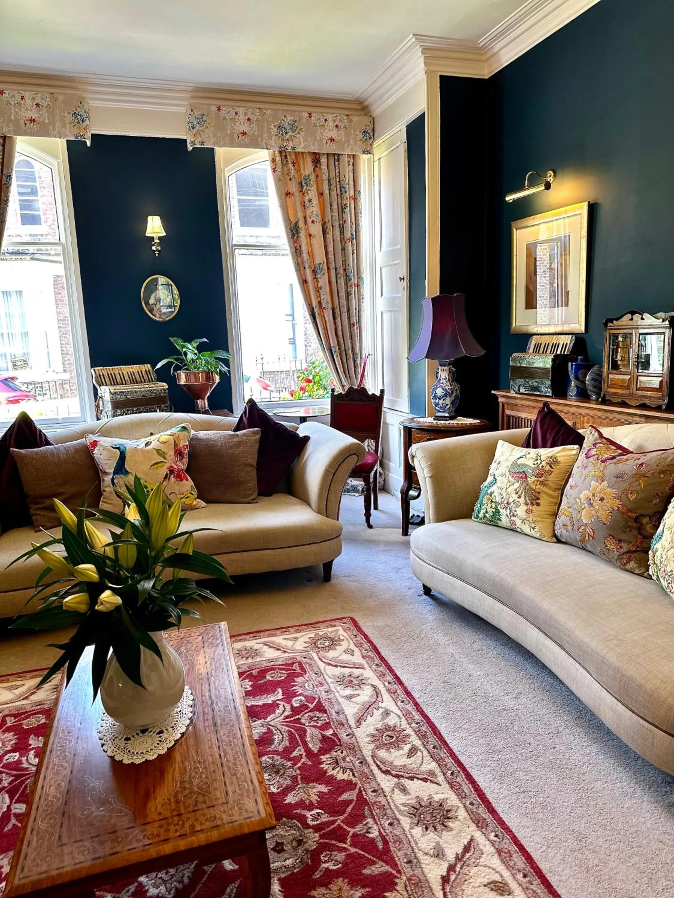 Communal lounge/ TV room in 23 St Mary's