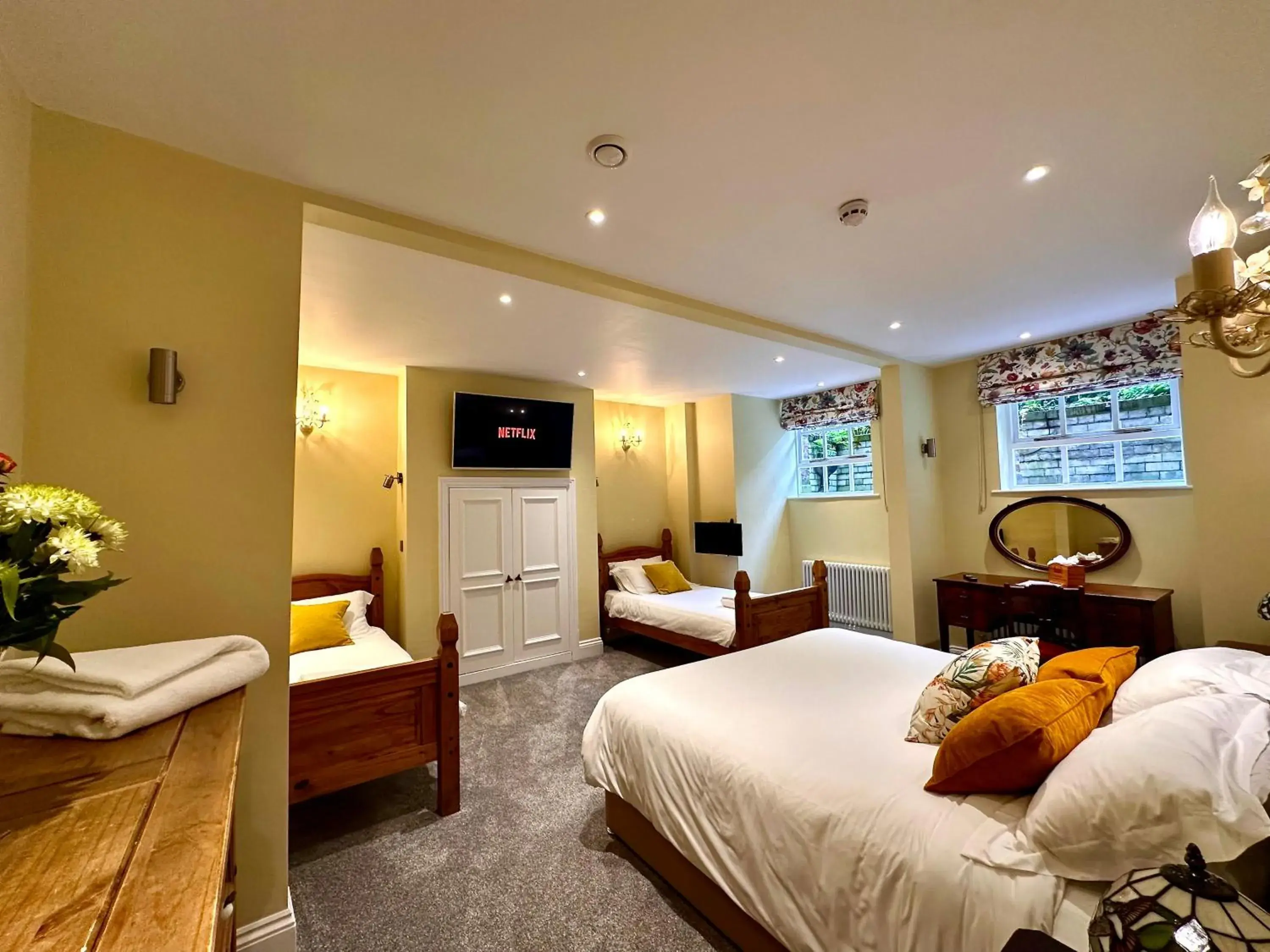 Deluxe Family Room in 23 St Mary's Deluxe Family Room in 23 St Mary's