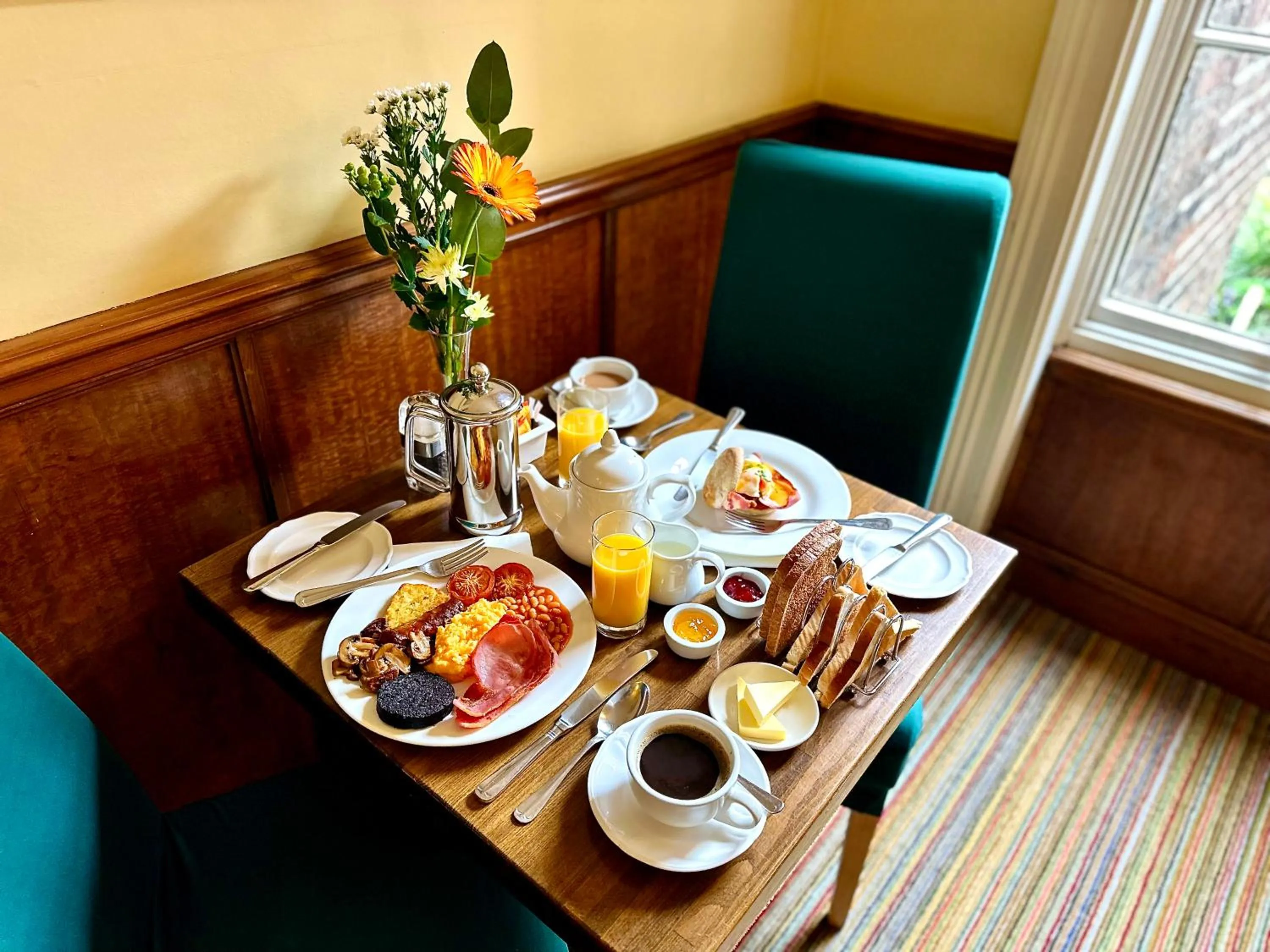 Breakfast in 23 St Mary's