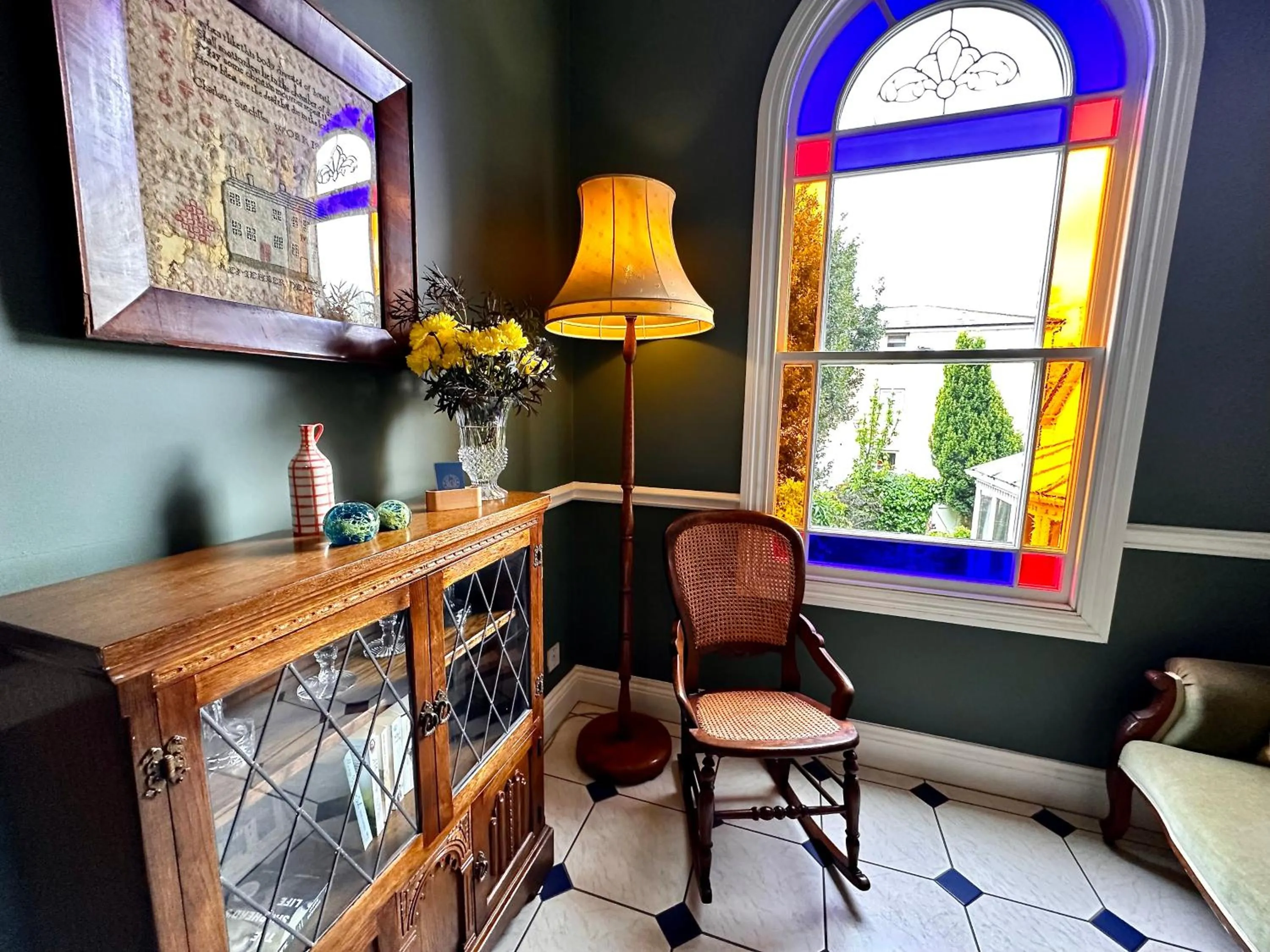 Communal lounge/ TV room in 23 St Mary's