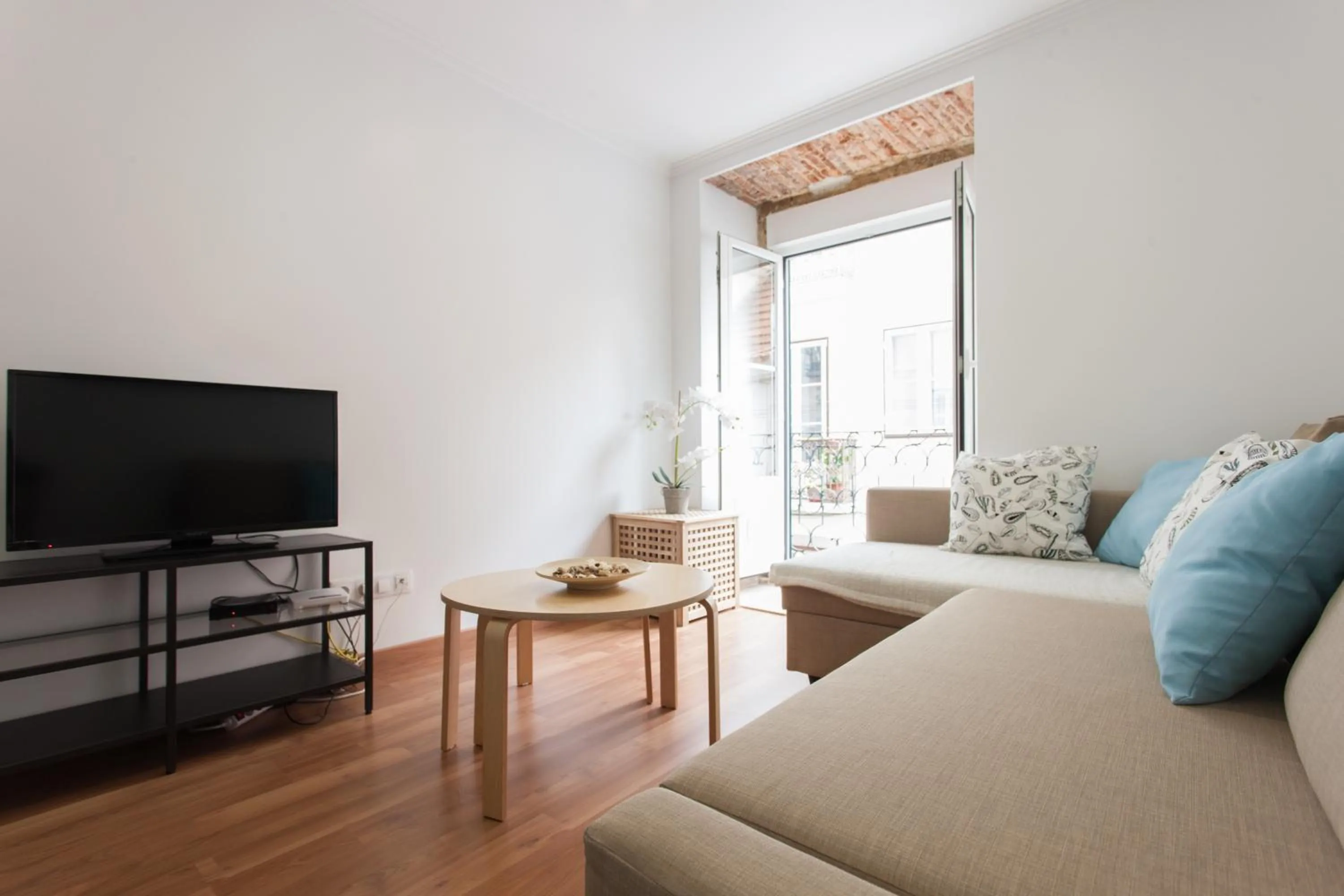 TV and multimedia in Apartments Center Bairro Alto