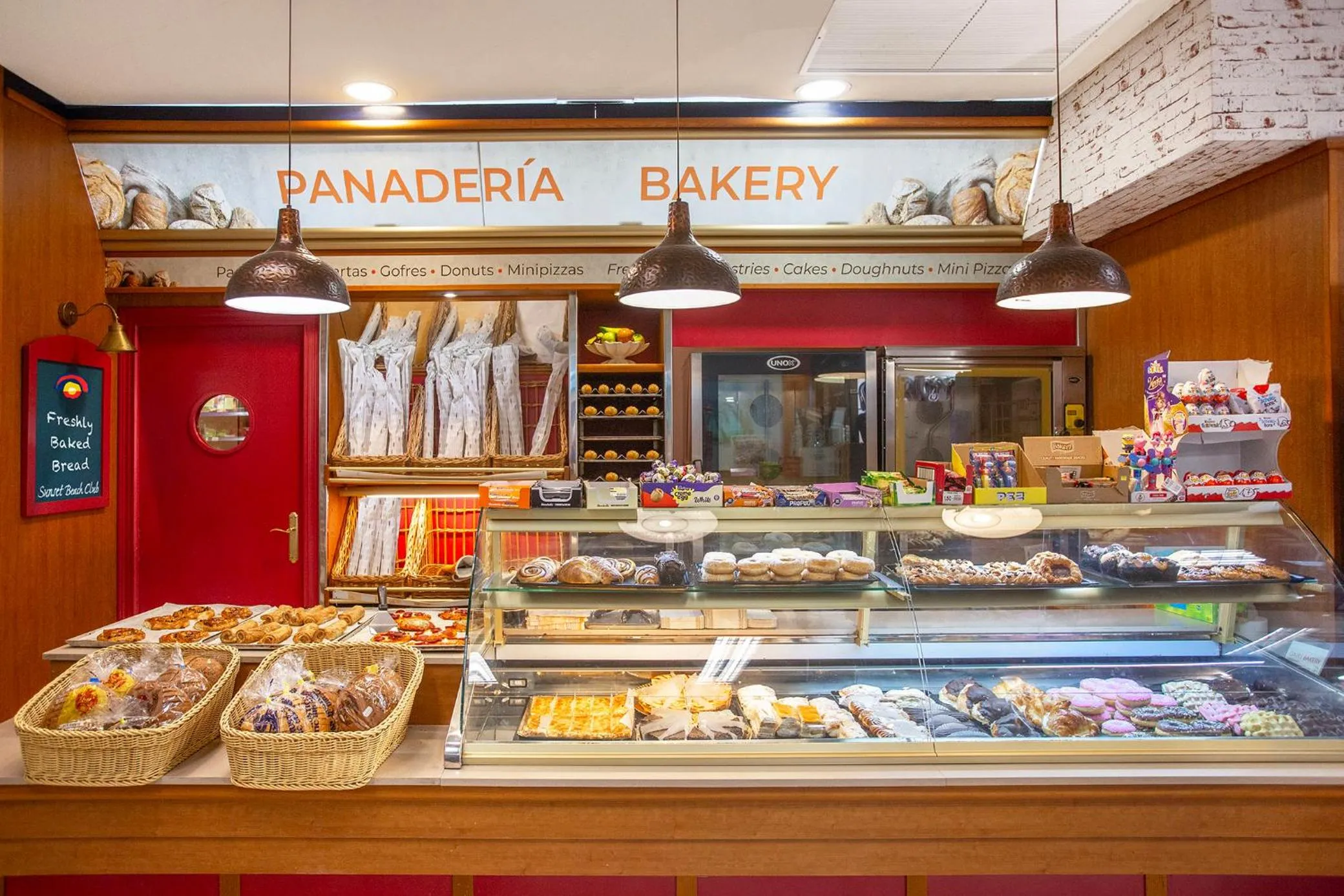 Supermarket/grocery shop in Sunset Beach Club Hotel Apartments