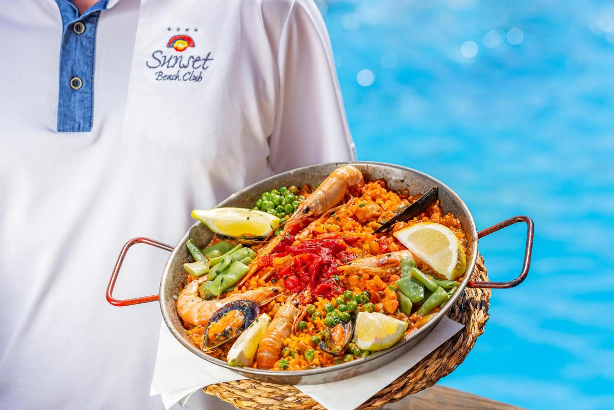 Restaurant/places to eat in Sunset Beach Club Hotel Apartments