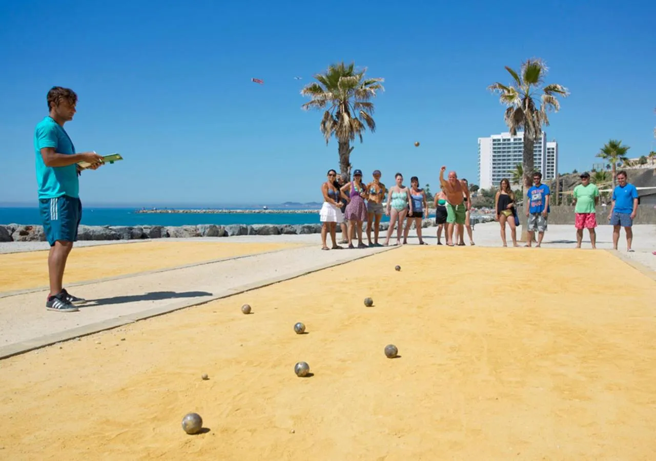 Entertainment in Sunset Beach Club Hotel Apartments