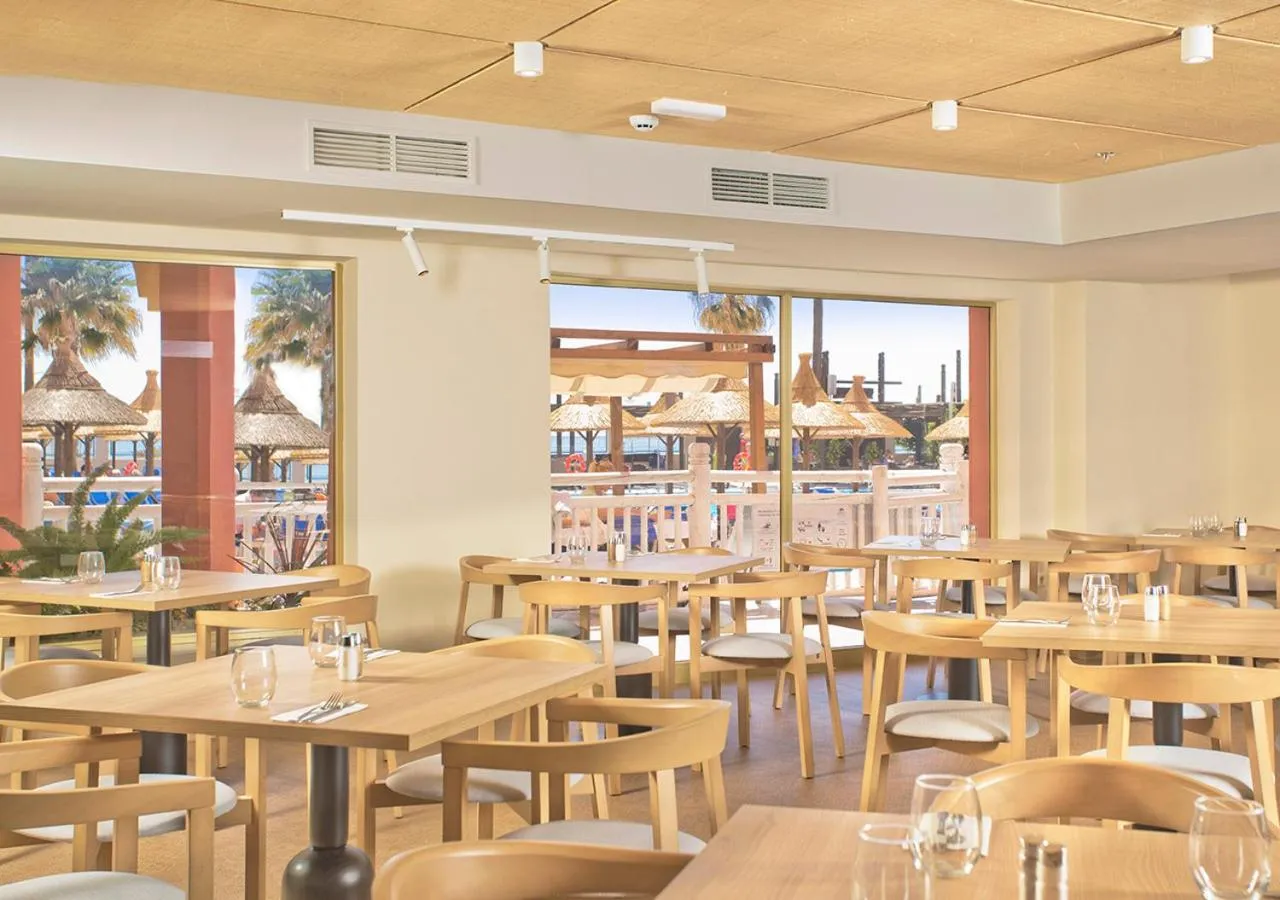 Restaurant/places to eat in Sunset Beach Club Hotel Apartments