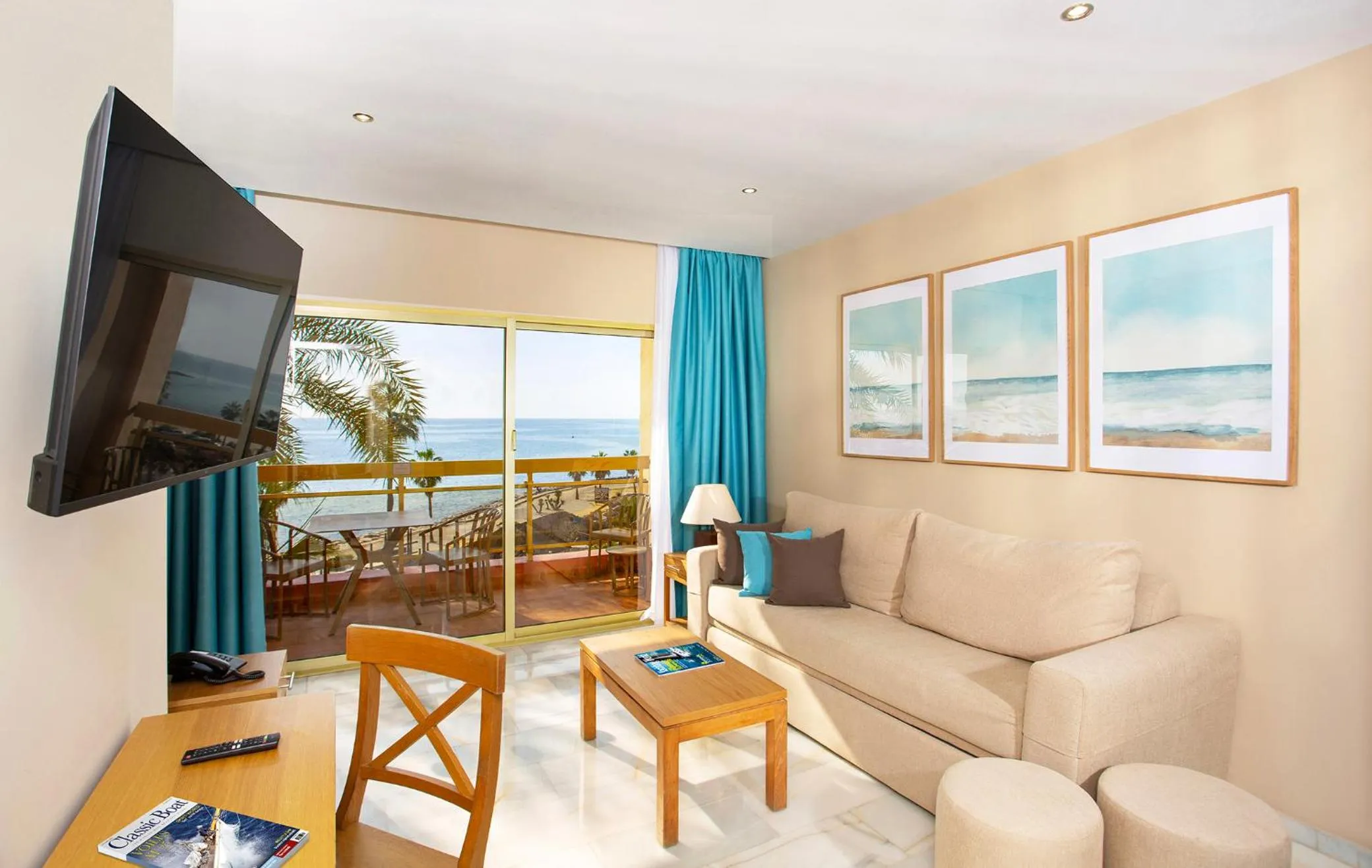 Living room in Sunset Beach Club Hotel Apartments