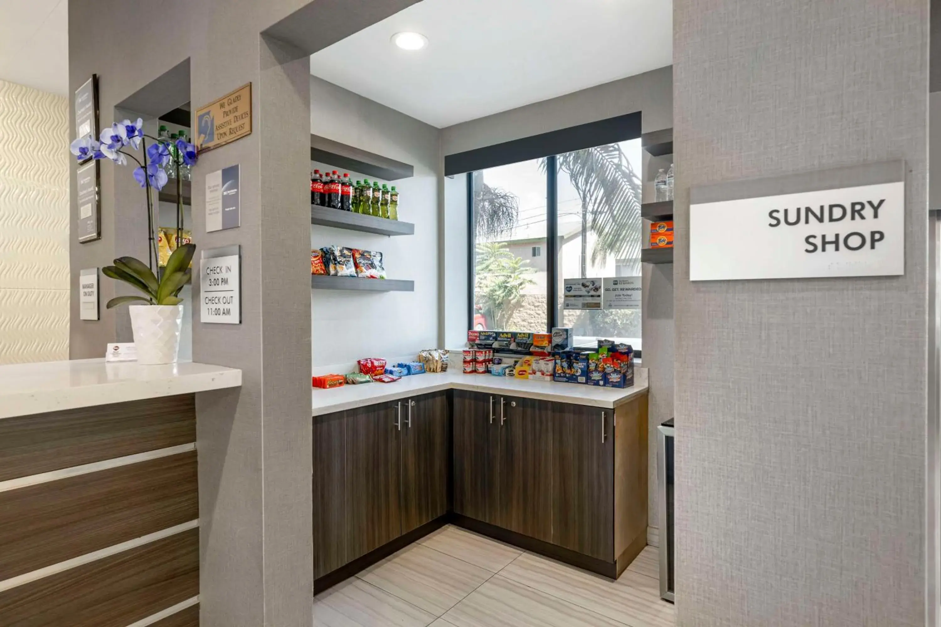 Food and drinks in Best Western Plus Gardena-Los Angeles Inn & Suites Food and drinks in Best Western Plus Gardena-Los Angeles Inn & Suites