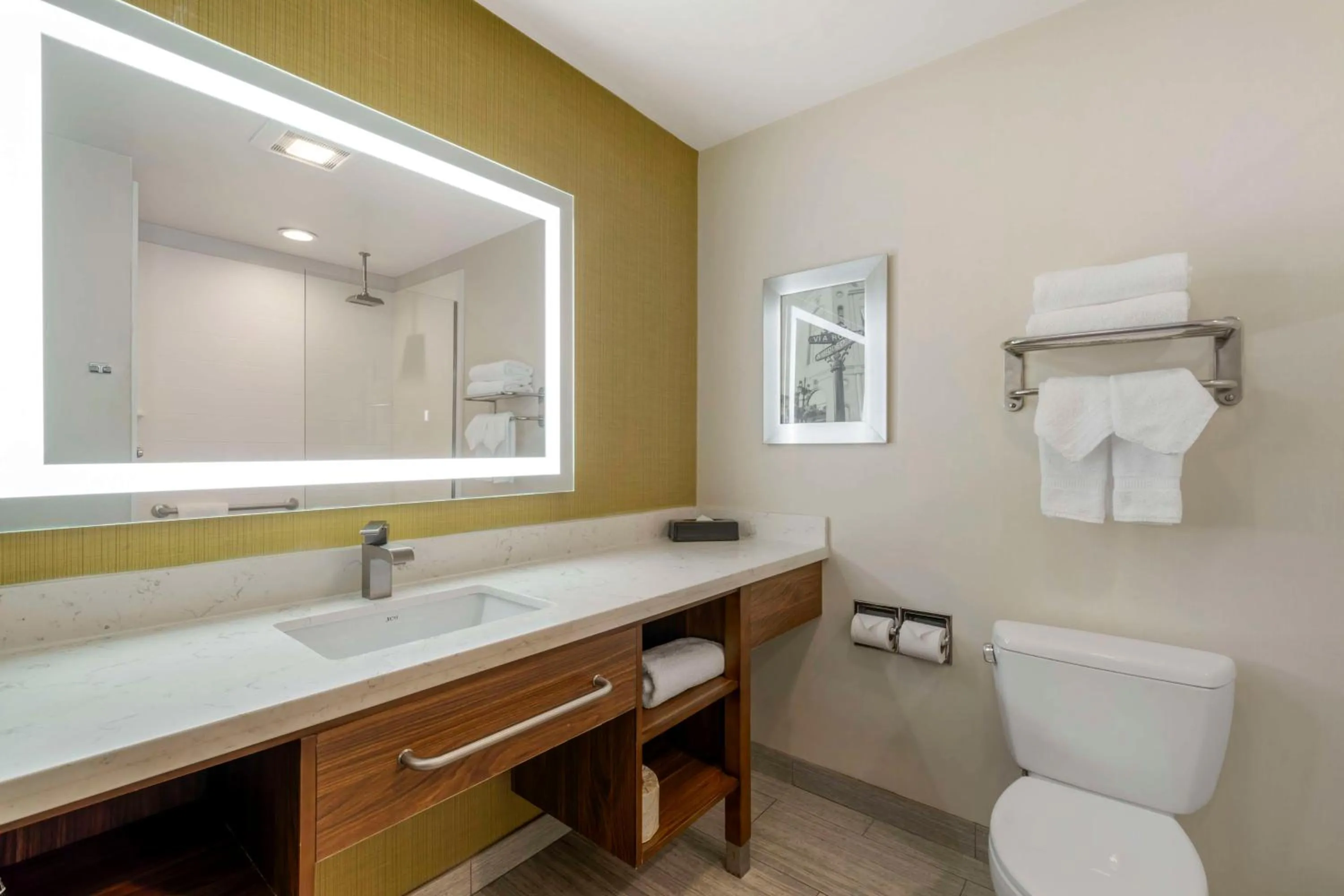 Bathroom in Best Western Plus Gardena-Los Angeles Inn & Suites