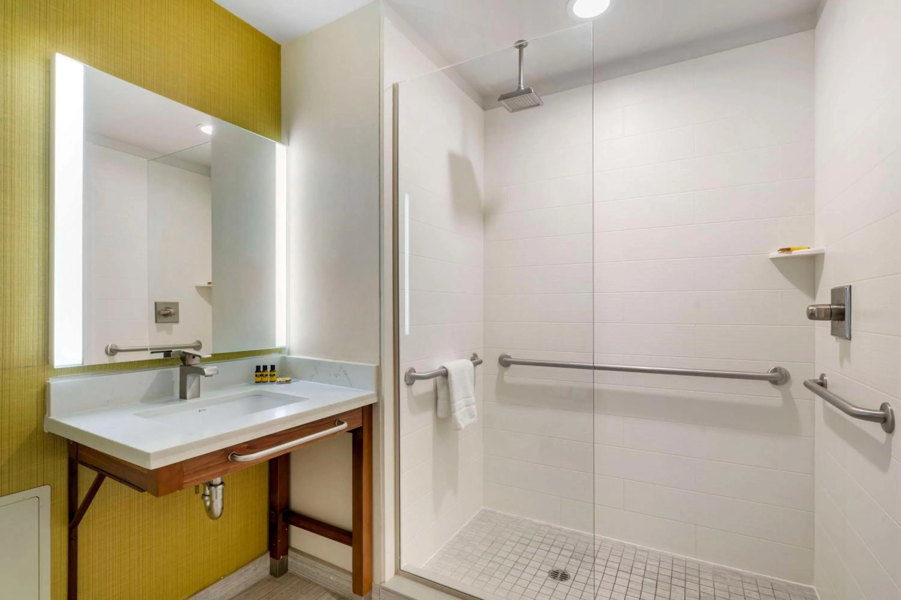 Bathroom in Best Western Plus Gardena-Los Angeles Inn & Suites