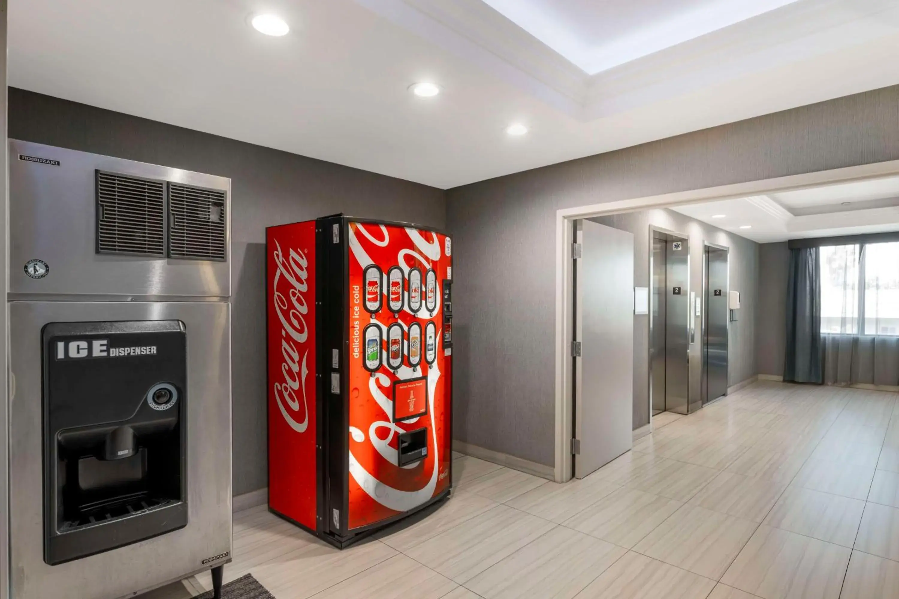 Property building in Best Western Plus Gardena-Los Angeles Inn & Suites Property building in Best Western Plus Gardena-Los Angeles Inn & Suites