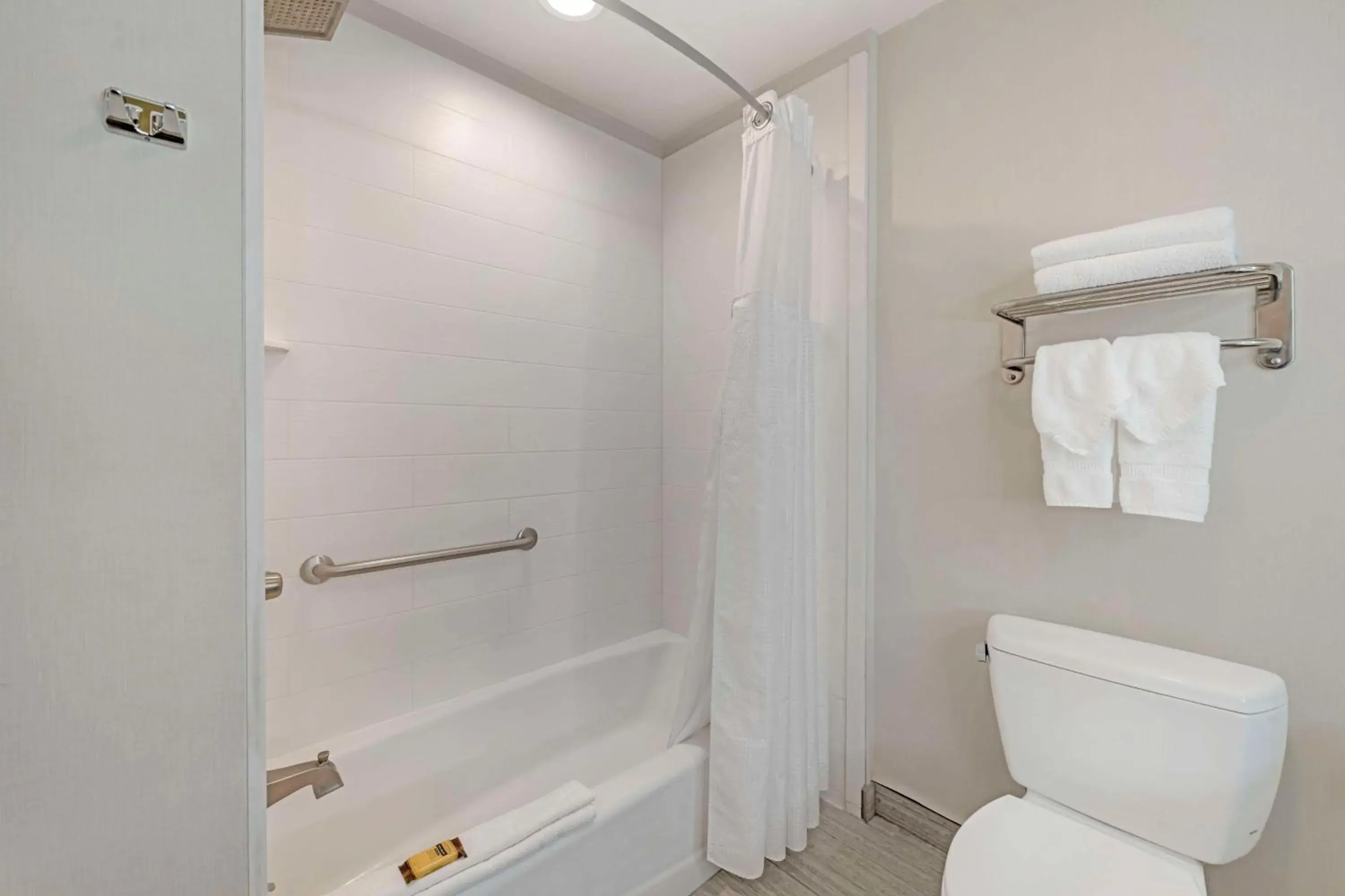 King Room with Two King Beds - Non-Smoking in Best Western Plus Gardena-Los Angeles Inn & Suites King Room with Two King Beds - Non-Smoking in Best Western Plus Gardena-Los Angeles Inn & Suites