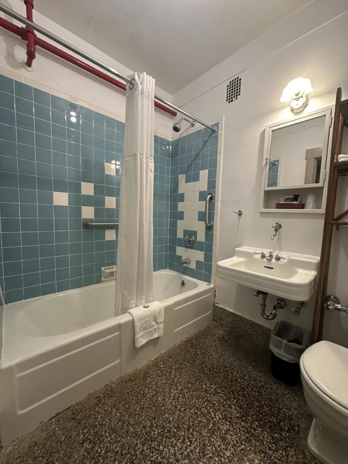 Shower in Latchis Hotel