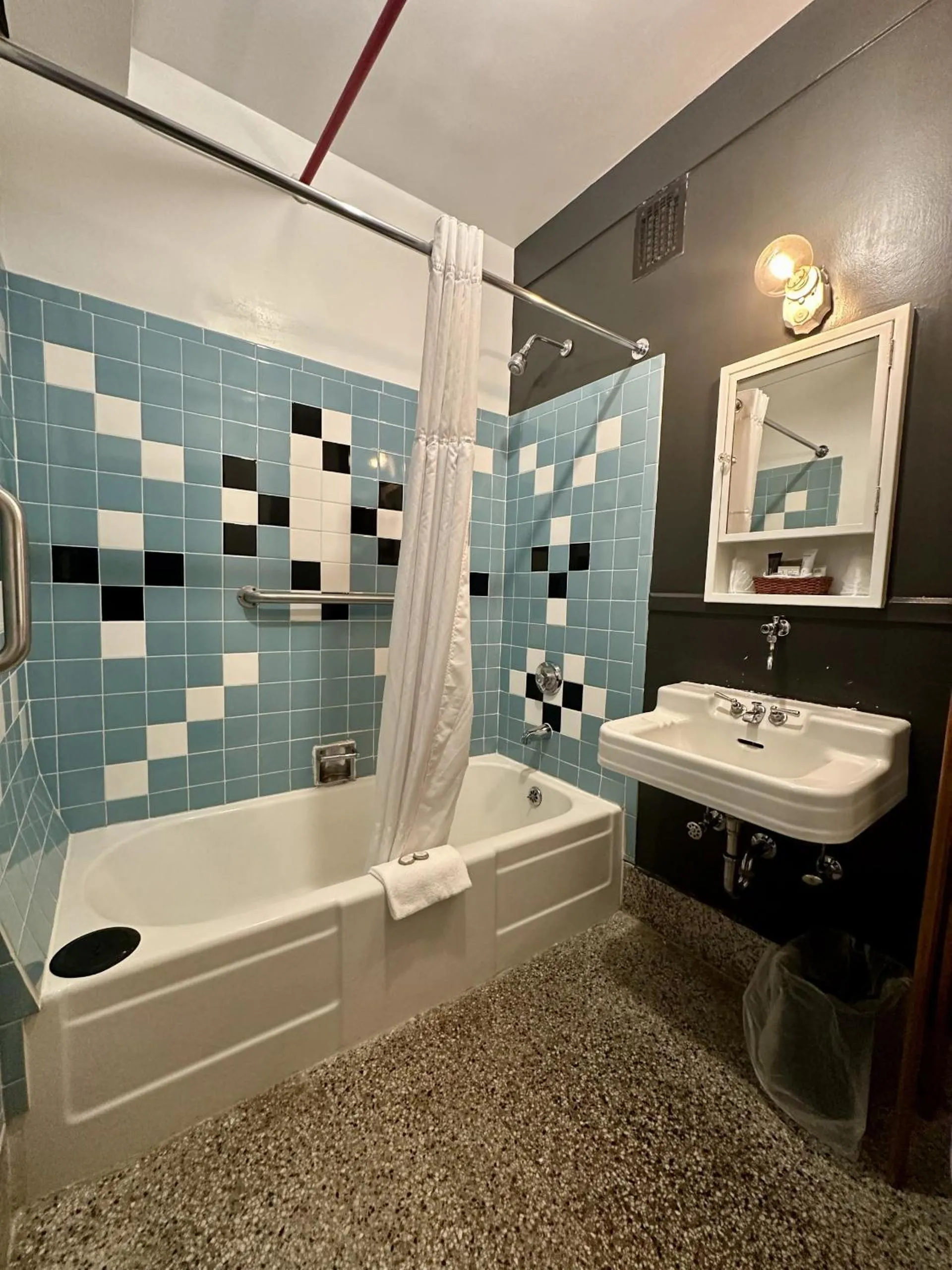 Shower in Latchis Hotel