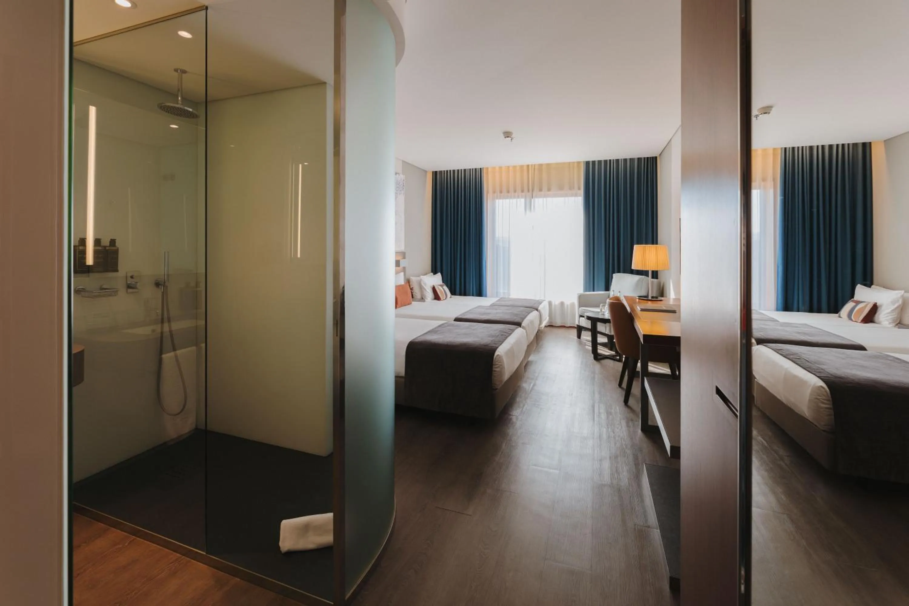 Bedroom, Bed in Timbre Heroismo