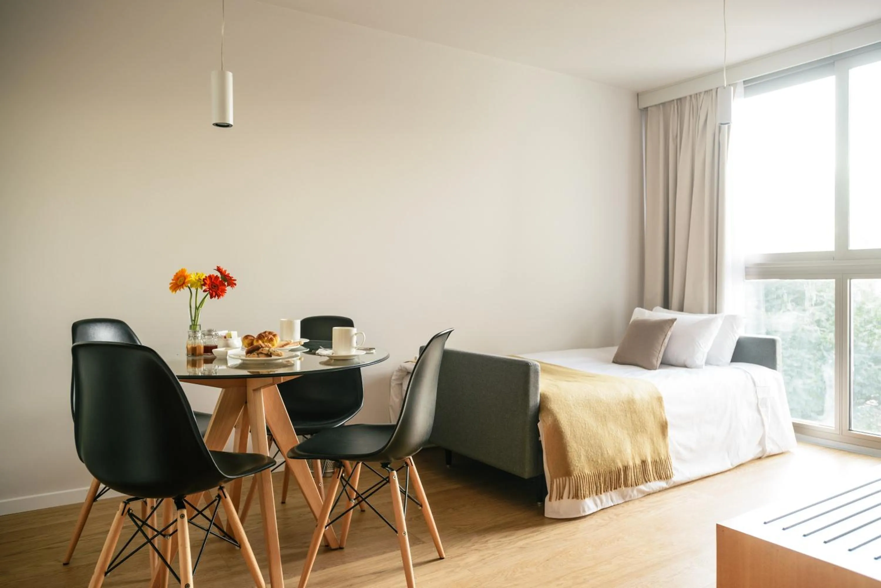 Seating area, Bed in Own Montevideo