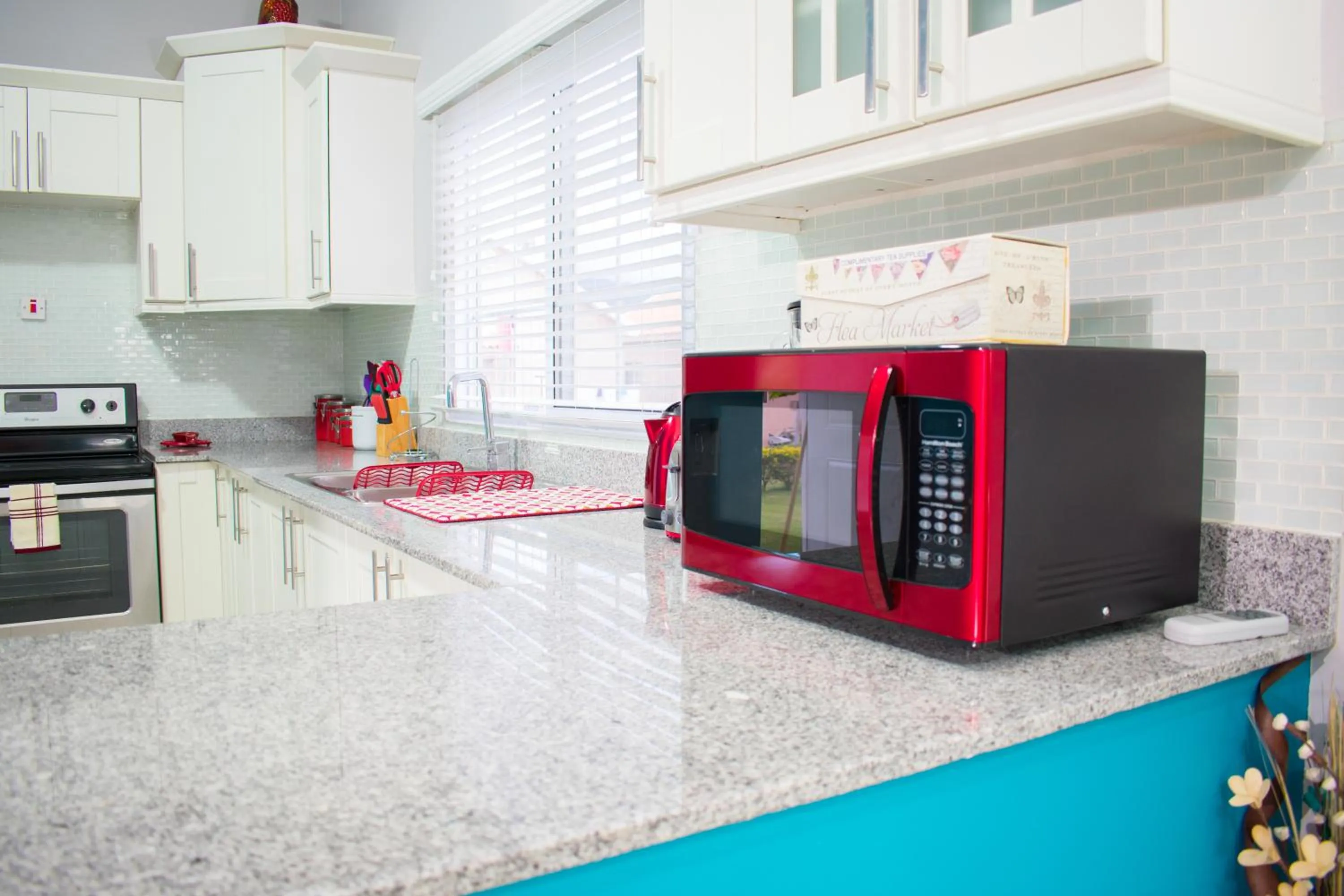 Kitchen or kitchenette in Casa Victoria Golf Retreat