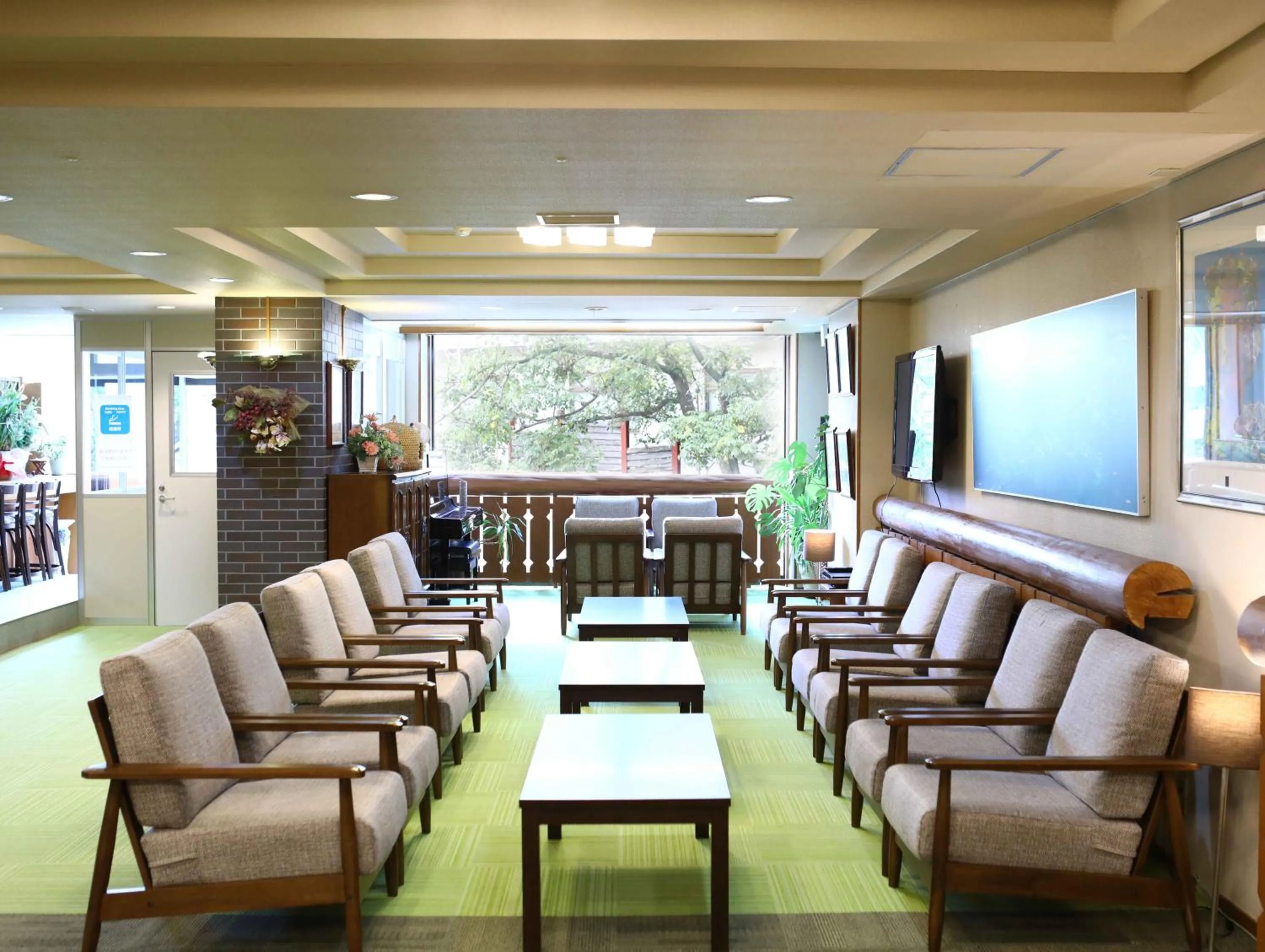 Communal lounge/ TV room in Shiga Ichii Hotel