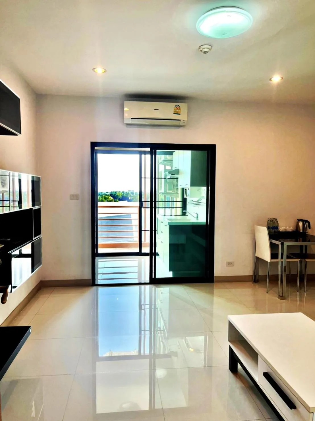 TV and multimedia in V-twin Condo Donjan